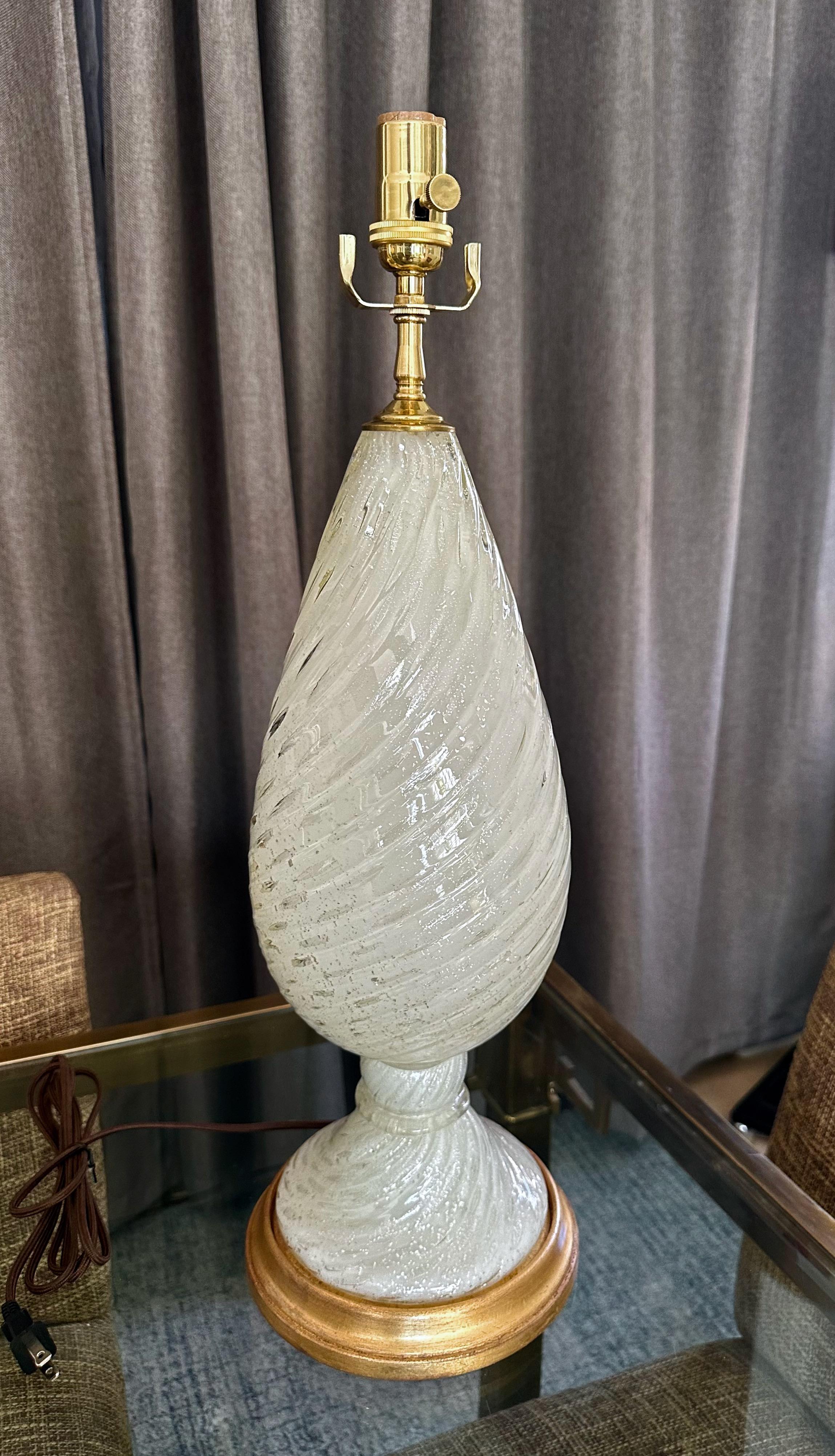 Murano White and Silver Inclusions Twisted Glass Table Lamp For Sale 8