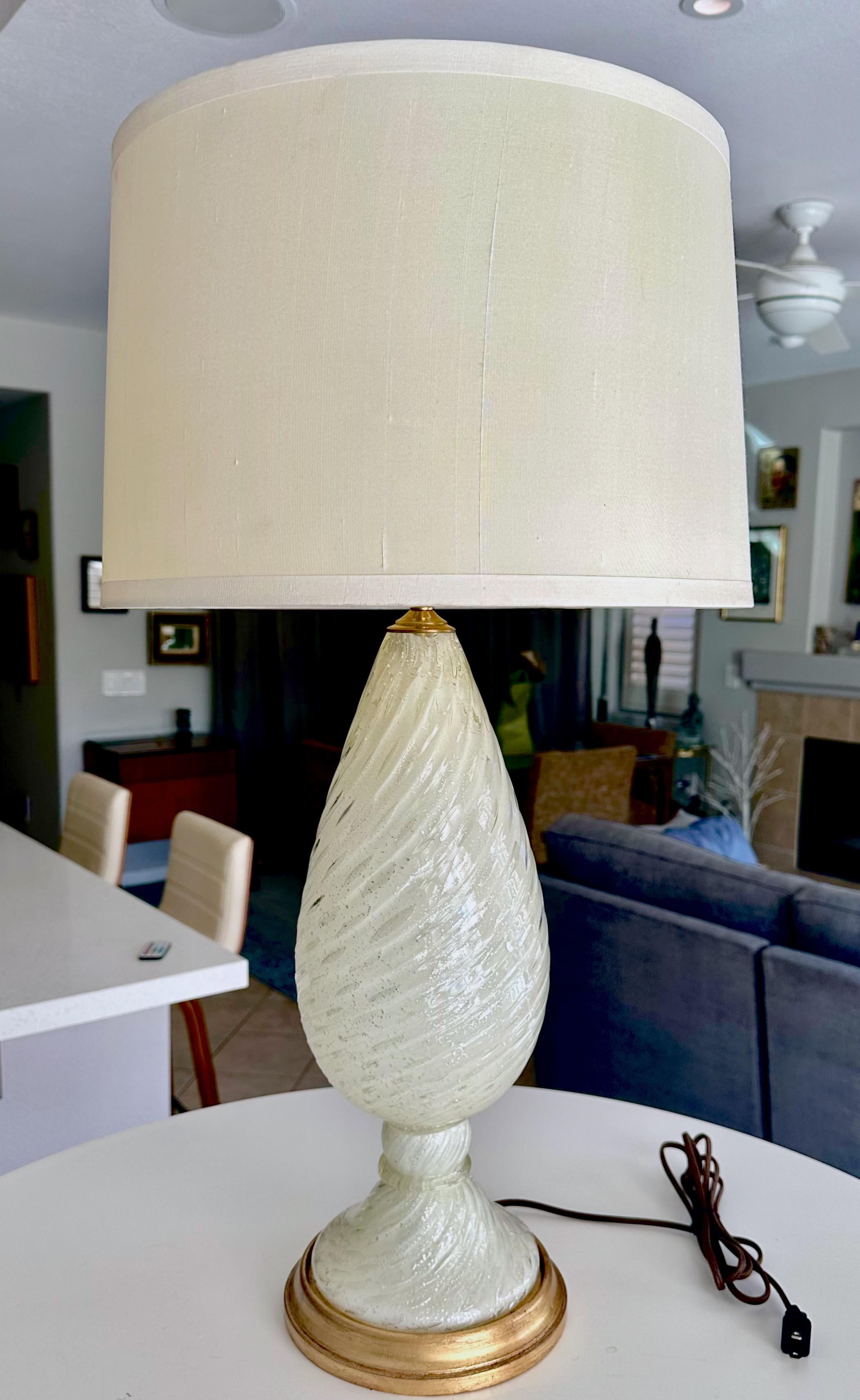 Murano White and Silver Inclusions Twisted Glass Table Lamp For Sale 11