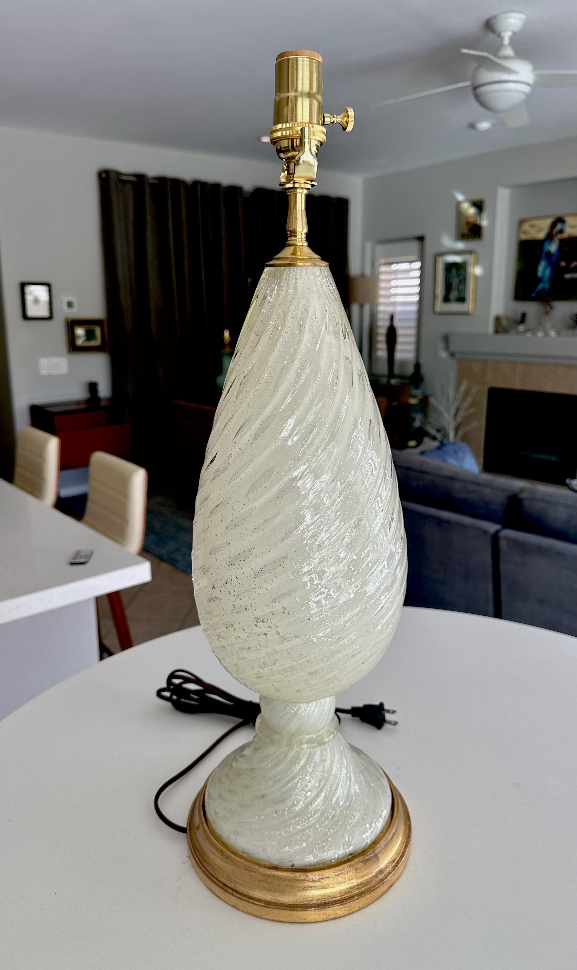 Italian Murano White and Silver Inclusions Twisted Glass Table Lamp For Sale