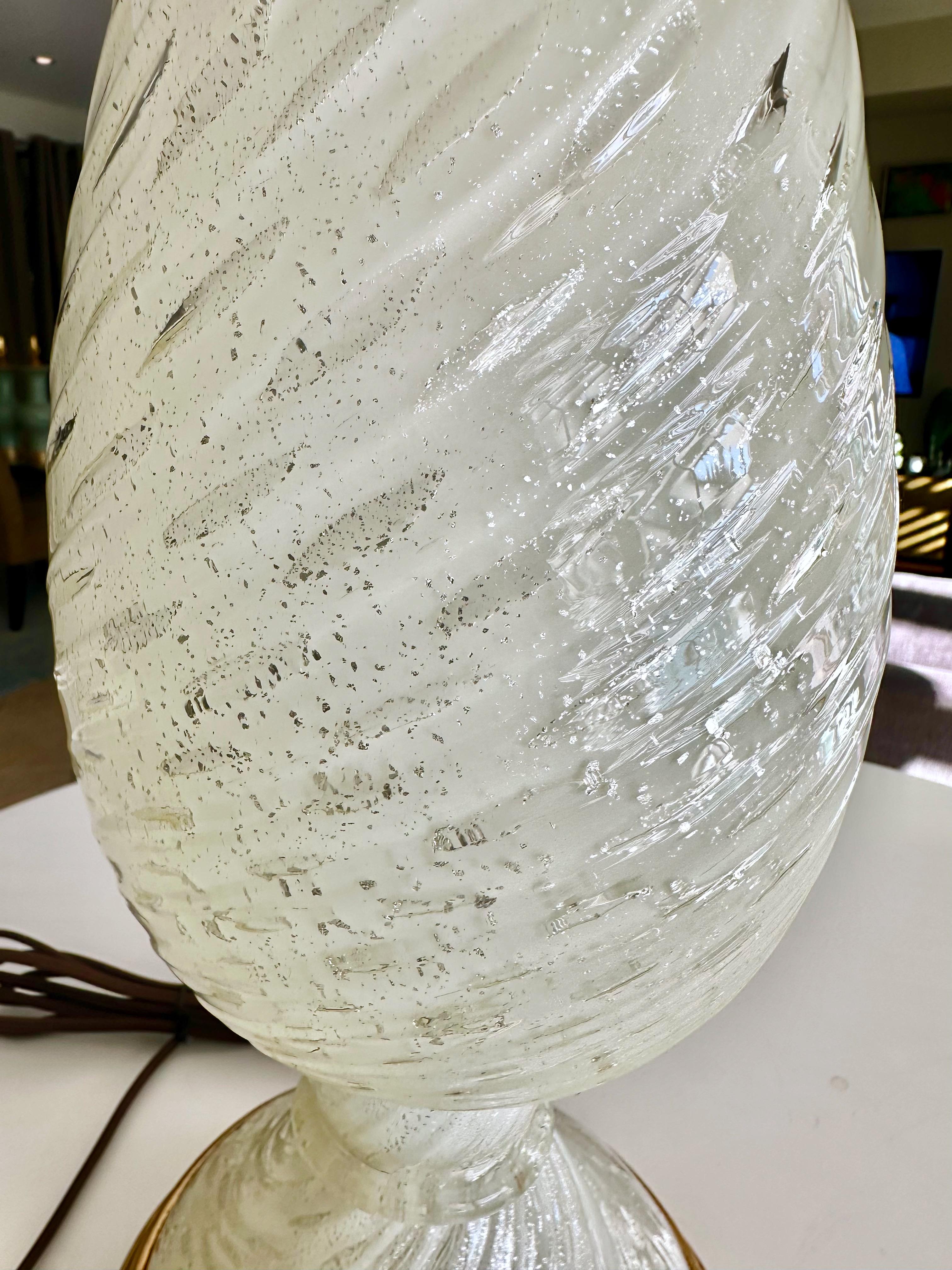 Murano White and Silver Inclusions Twisted Glass Table Lamp For Sale 1