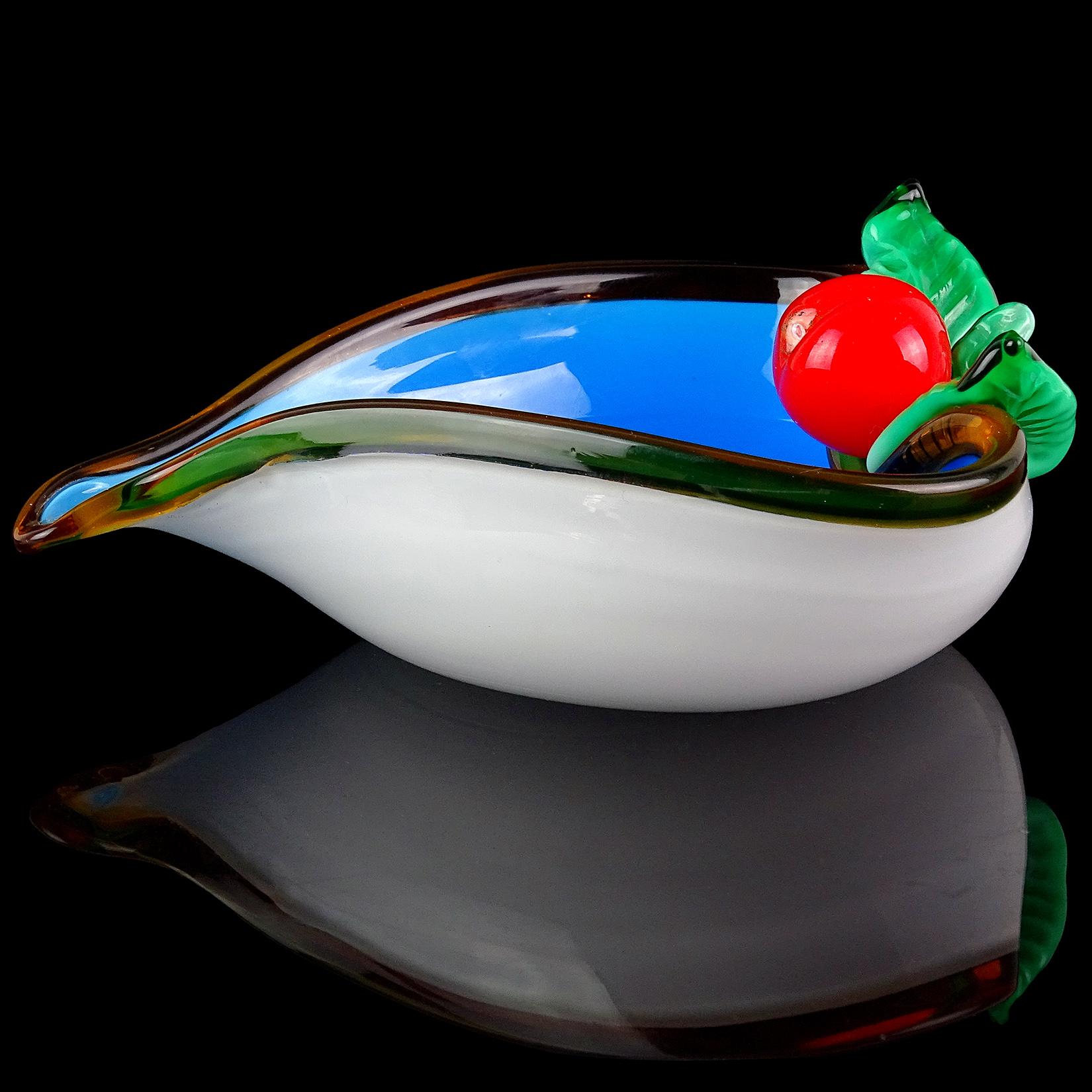 Mid-Century Modern Murano White Blue Applied Cherry Italian Art Glass Heart Shape Dish Vide-Poche