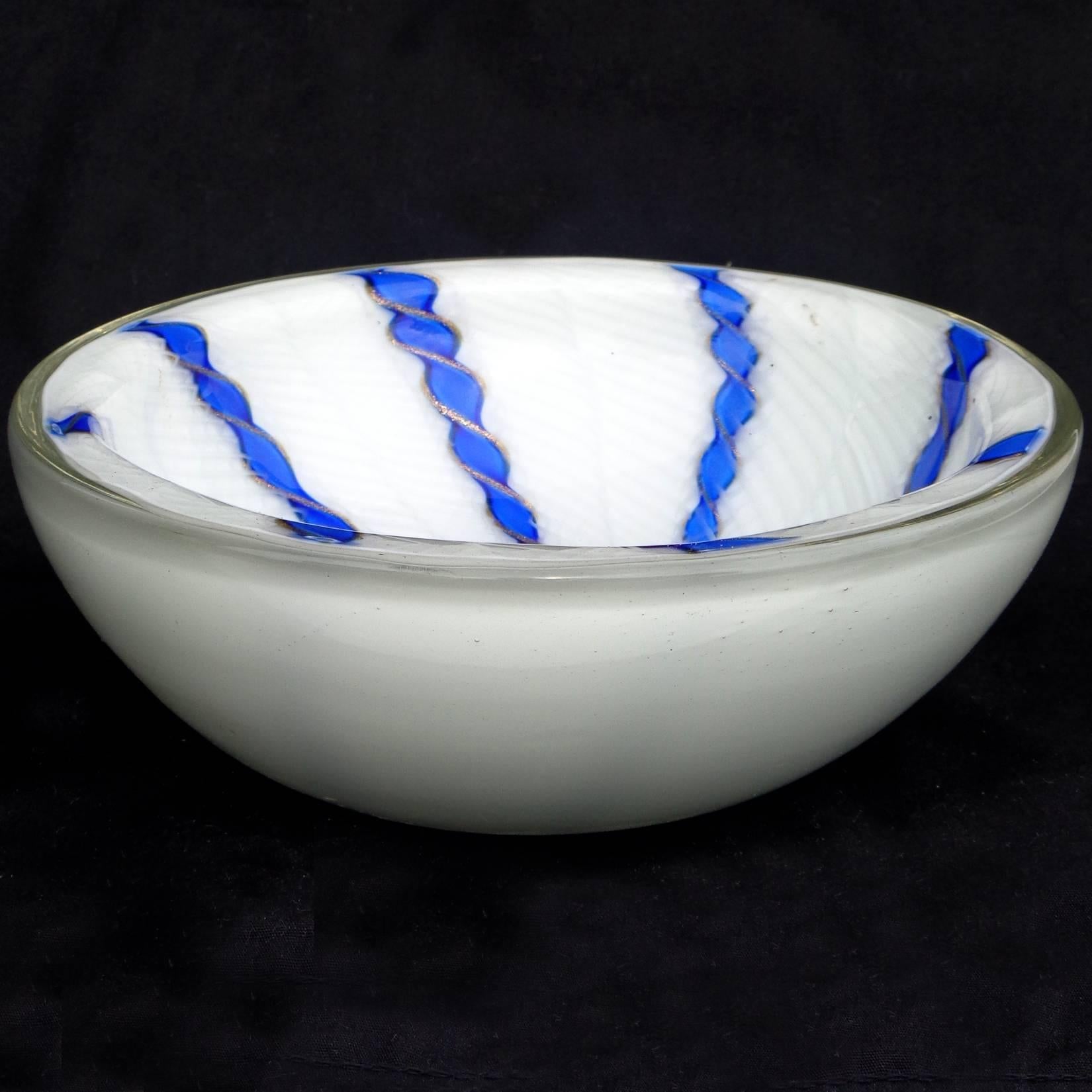 Hand-Crafted Murano White Blue Aventurine Twist Ribbons Italian Art Glass Round Dish Bowl