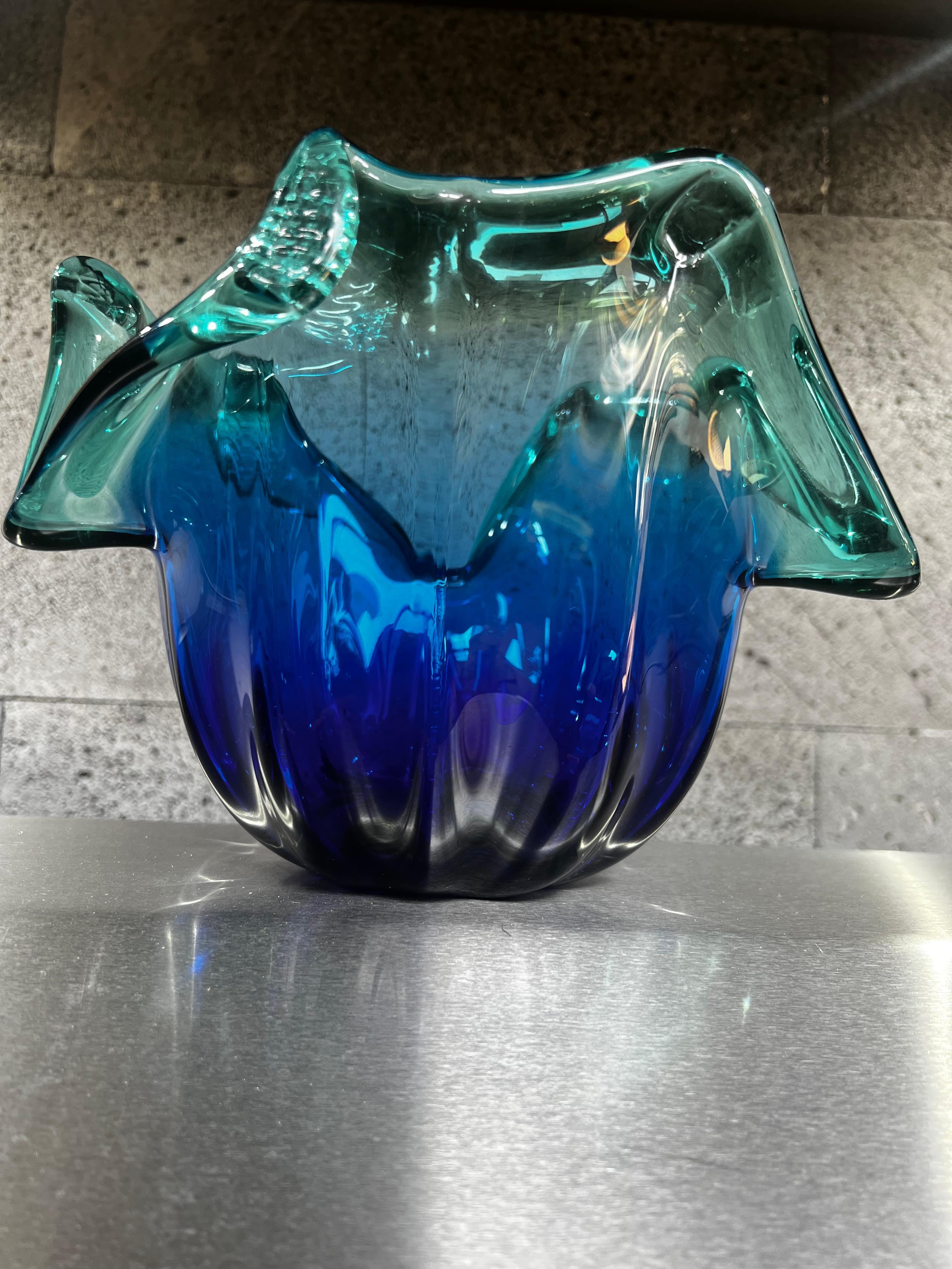 Murano with a beautiful combination of green and blue, handmade, ideal for the credenza at the entrance of the house and to leave keys