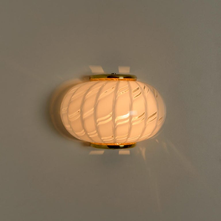 Late 20th Century Murano White Glass Globe Wall Sconce, Italy, 1970 For Sale