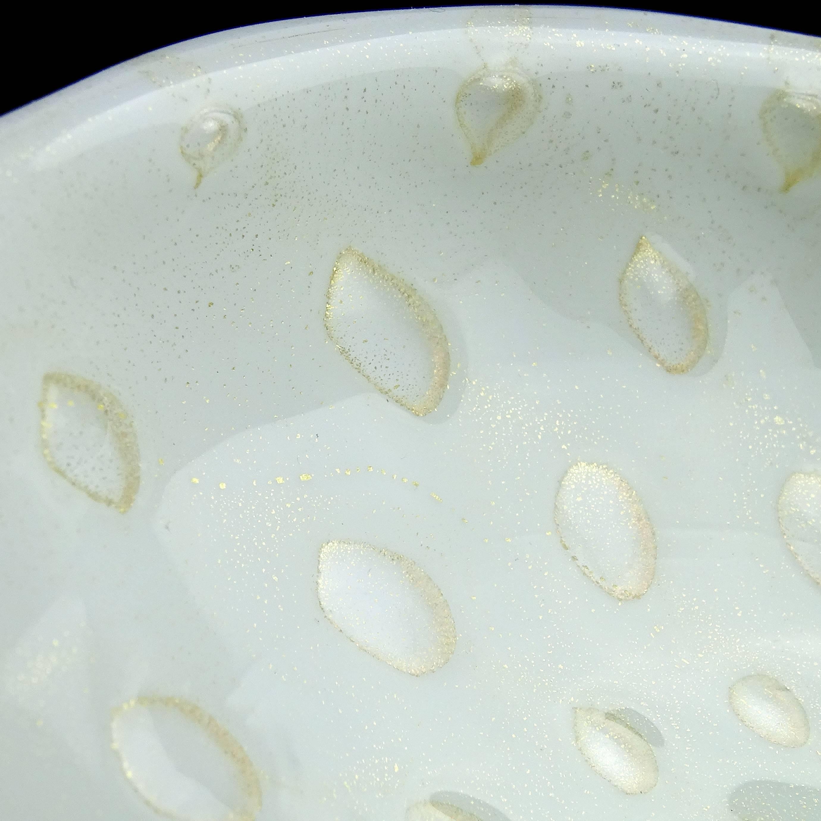 Murano White Gold Flecks Italian Art Glass Fish Decorative Ring Dish Bowl In Good Condition In Kissimmee, FL