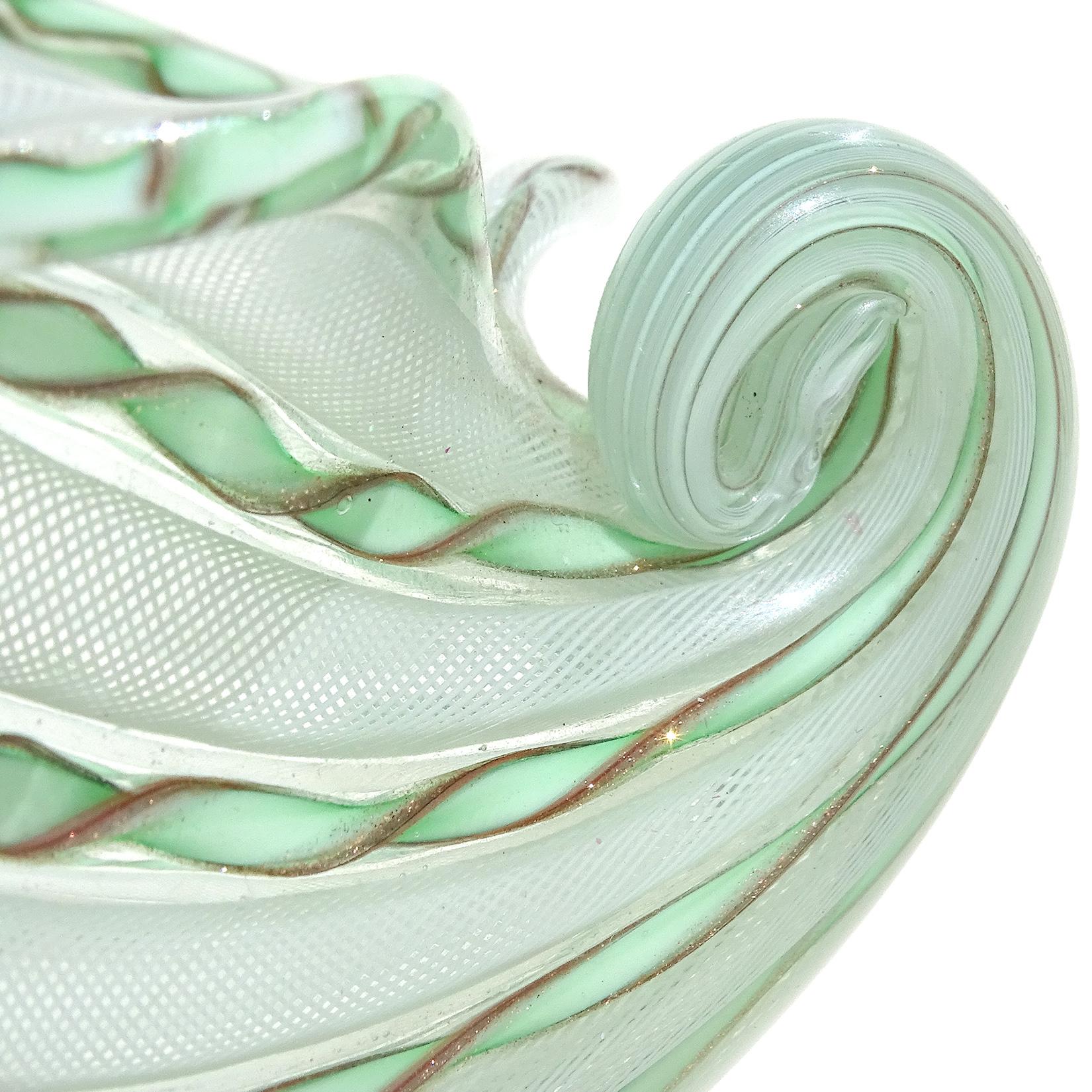 Hand-Crafted Murano White Green Aventurine Flecks Ribbons Italian Art Glass Seashell Bowl