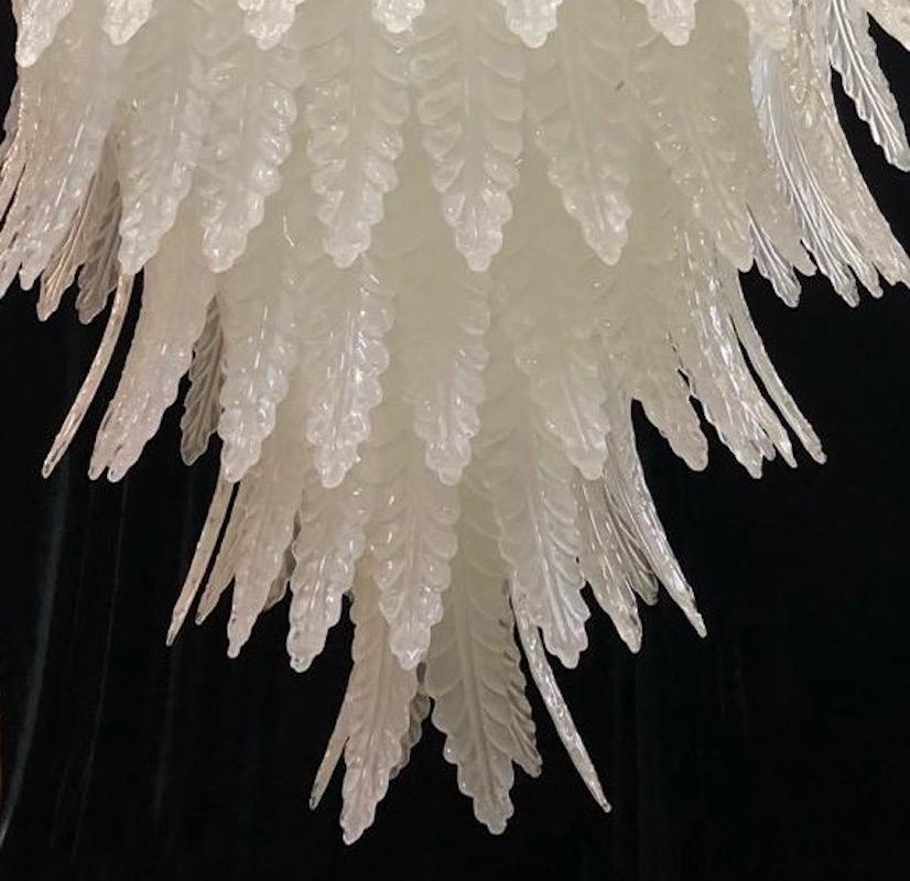 Murano White Ice Glass Mid-Century Chandelier, 2020 In Good Condition For Sale In Rome, IT