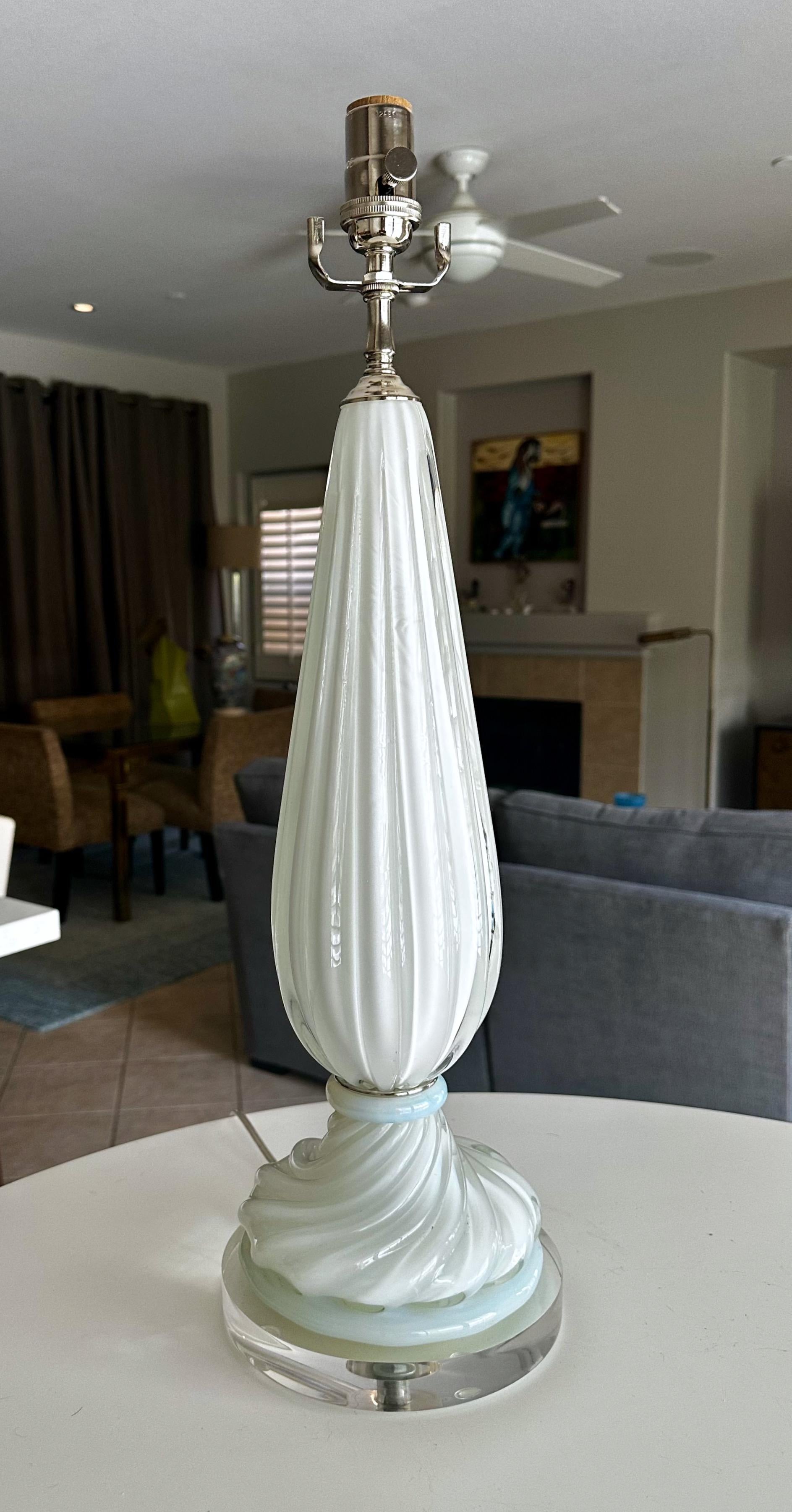 Murano White Opalescence Ribbed Glass Table Lamp For Sale 6