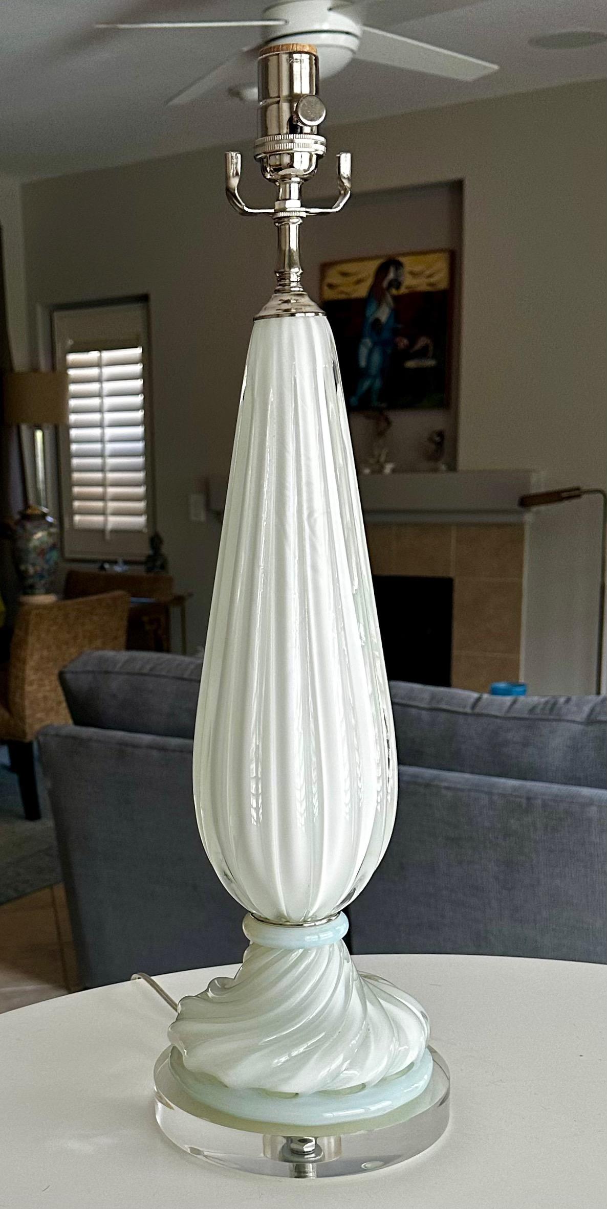 Italian Murano White Opalescence Ribbed Glass Table Lamp For Sale