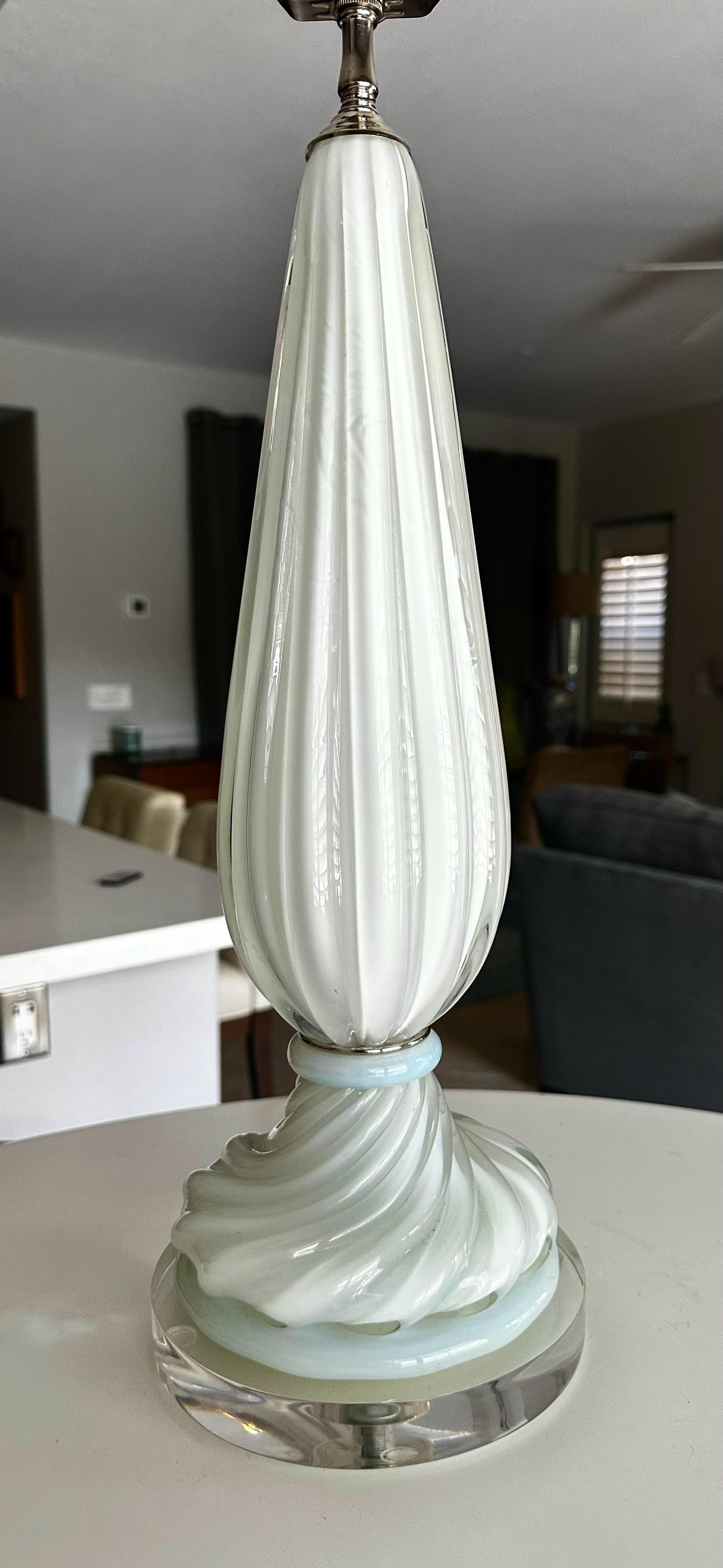 Murano White Opalescence Ribbed Glass Table Lamp For Sale 1