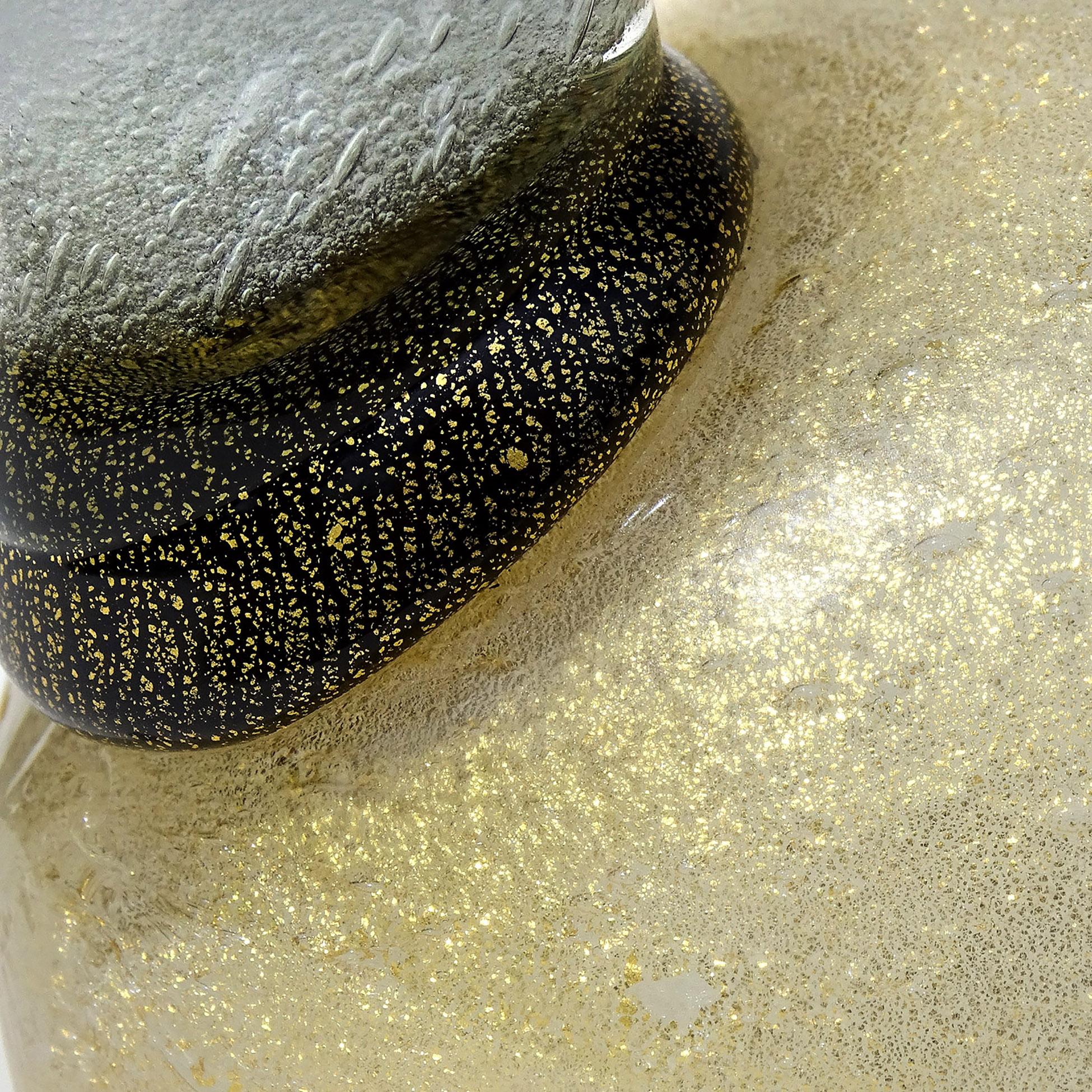 Italienische Entenskulptur aus Murano-Kunstglas in Weiß mit weißen Pulegoso-Blasenblasen und Blattgold im Zustand „Gut“ im Angebot in Kissimmee, FL