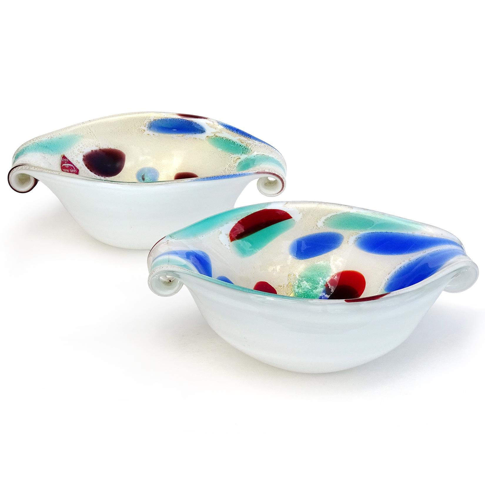 Mid-Century Modern Murano White Rainbow Spots Gold Flecks Italian Art Glass Scroll Shell Bowls For Sale