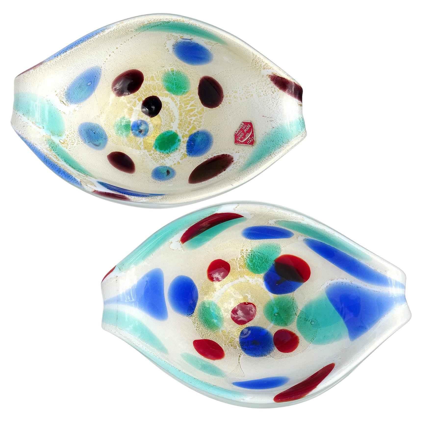 Schalen aus italienischem Murano-Kunstglas mit Schnörkeln und weißen Regenbogenflecken und Goldflecken im Angebot