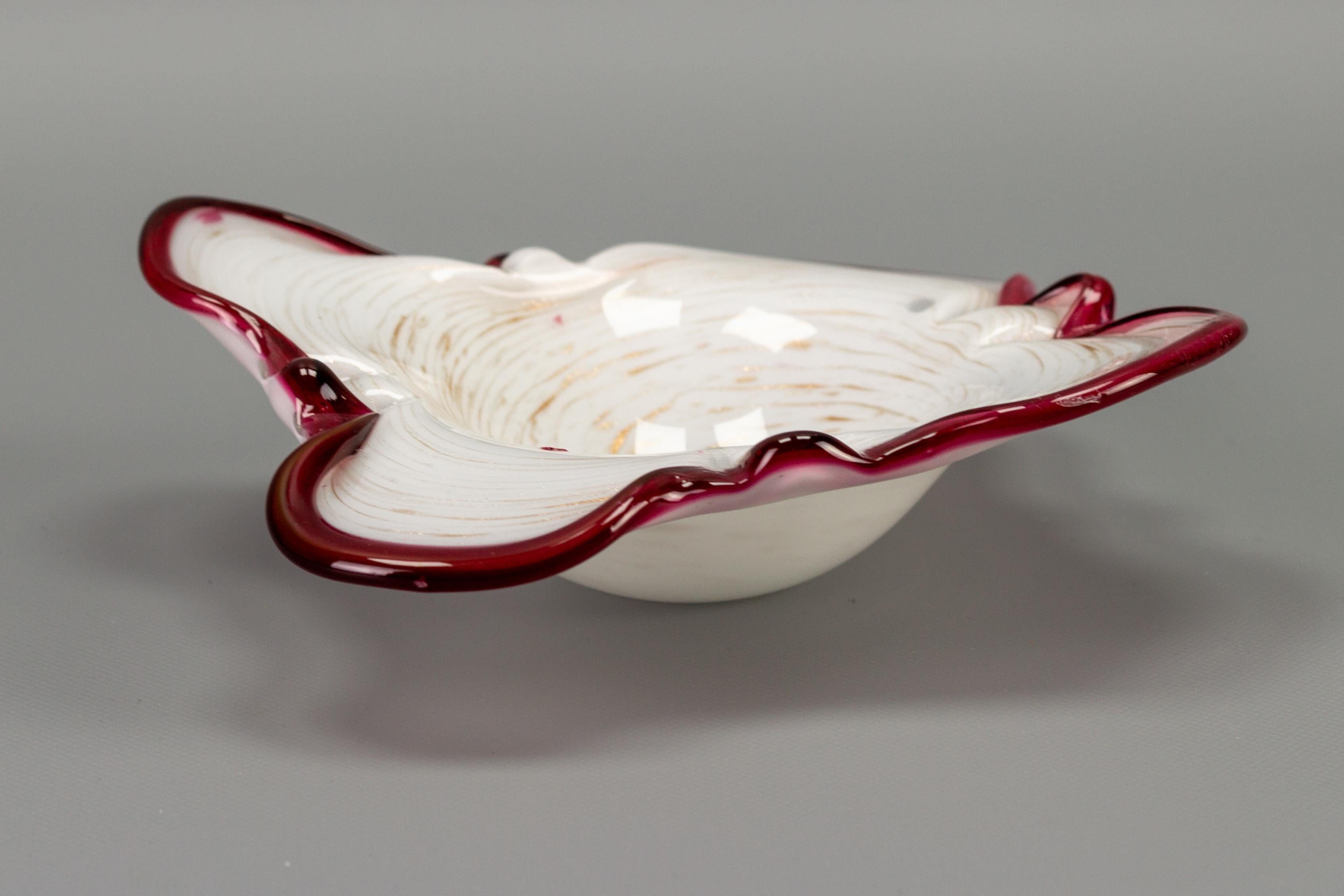 Murano White Red and Gold Dust Art Glass Bowl, Italy, 1970s 5