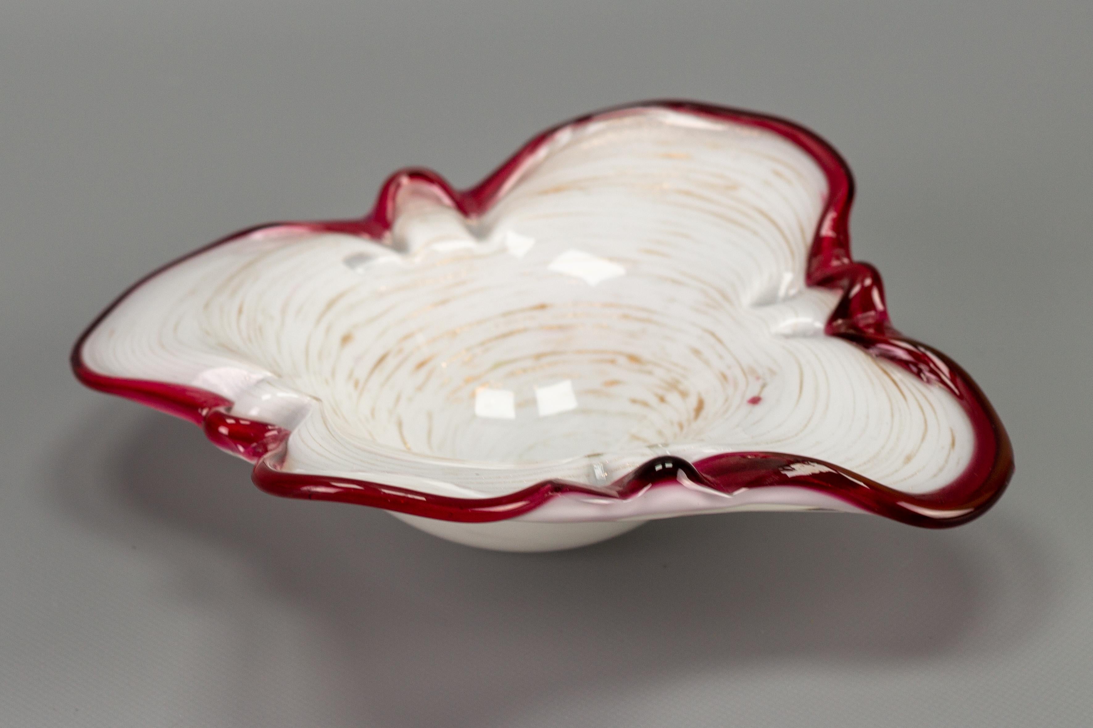 Murano White Red and Gold Dust Art Glass Bowl, Italy, 1970s 8