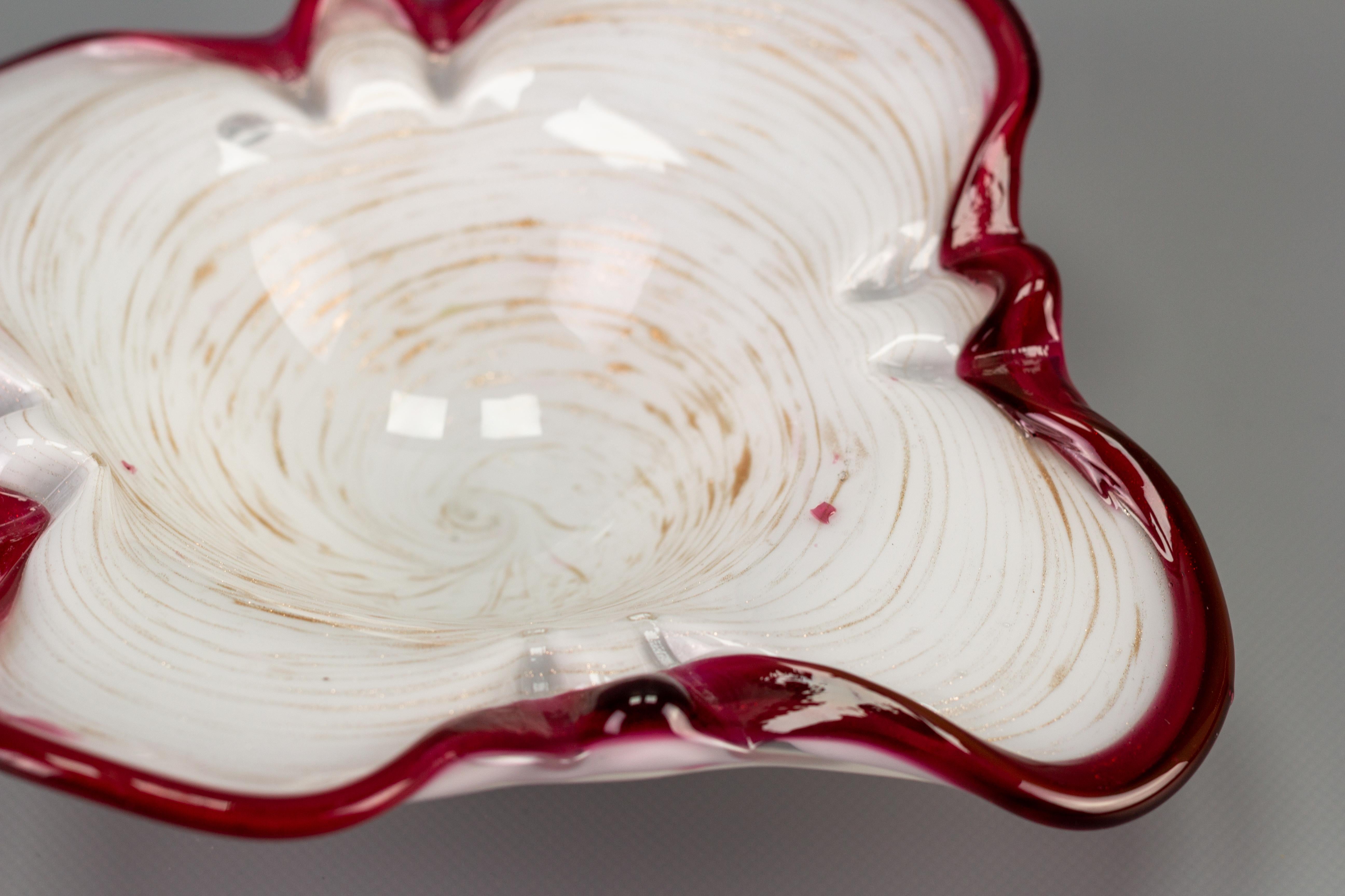 Mid-Century Modern Murano White Red and Gold Dust Art Glass Bowl, Italy, 1970s