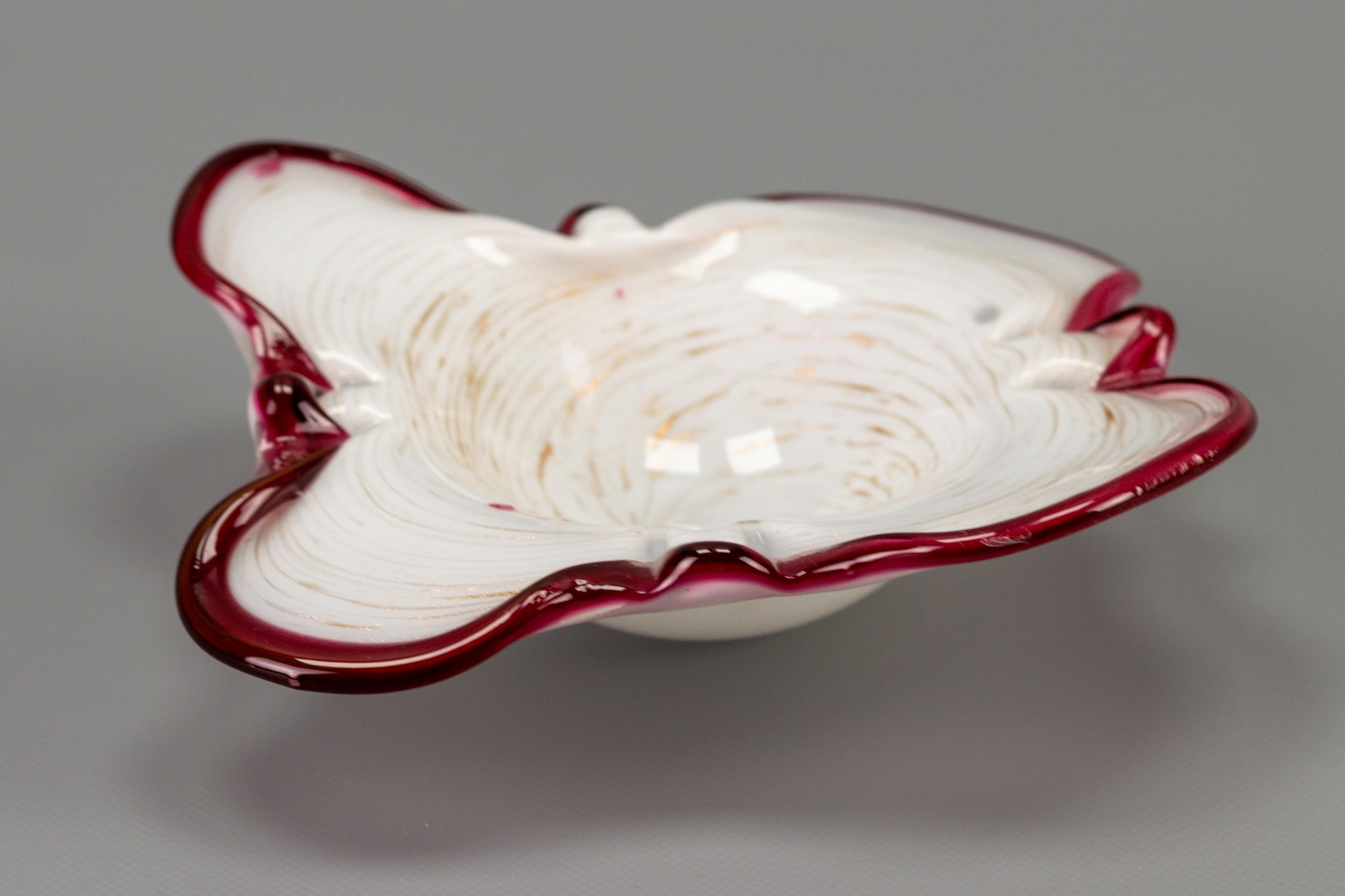 Late 20th Century Murano White Red and Gold Dust Art Glass Bowl, Italy, 1970s