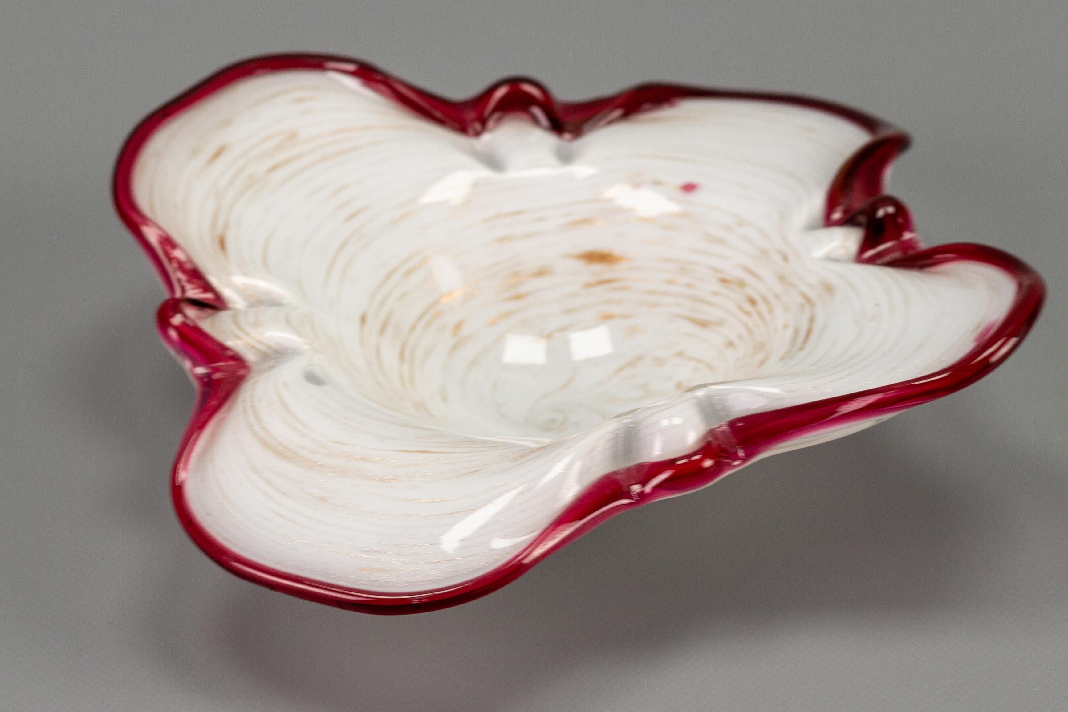 Murano White Red and Gold Dust Art Glass Bowl, Italy, 1970s 2