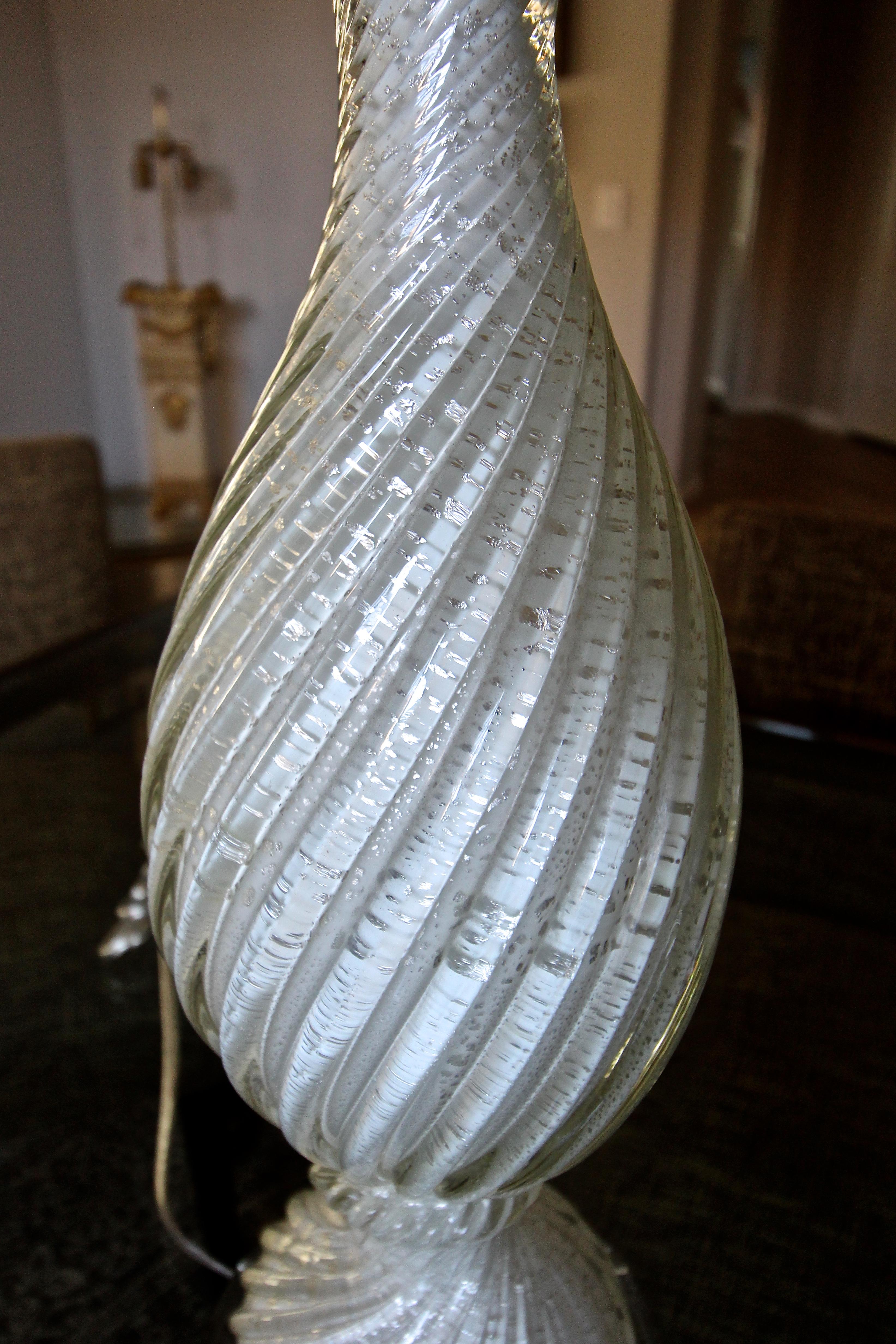 Mid-20th Century Murano White and Silver Inclusions Twisted Glass Table Lamp