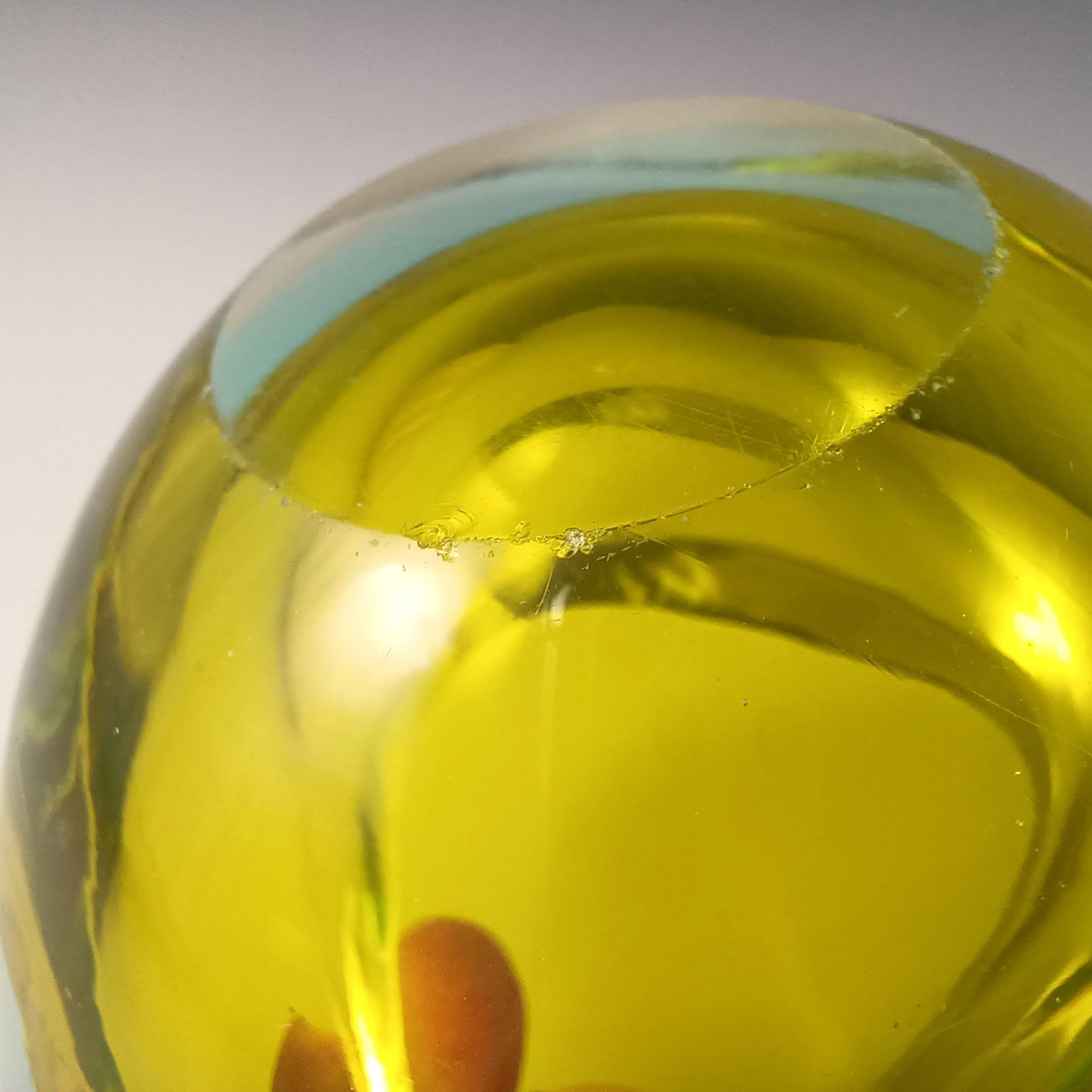 Bol triangulaire Sommerso en verre de Murano jaune et bleu en vente 2