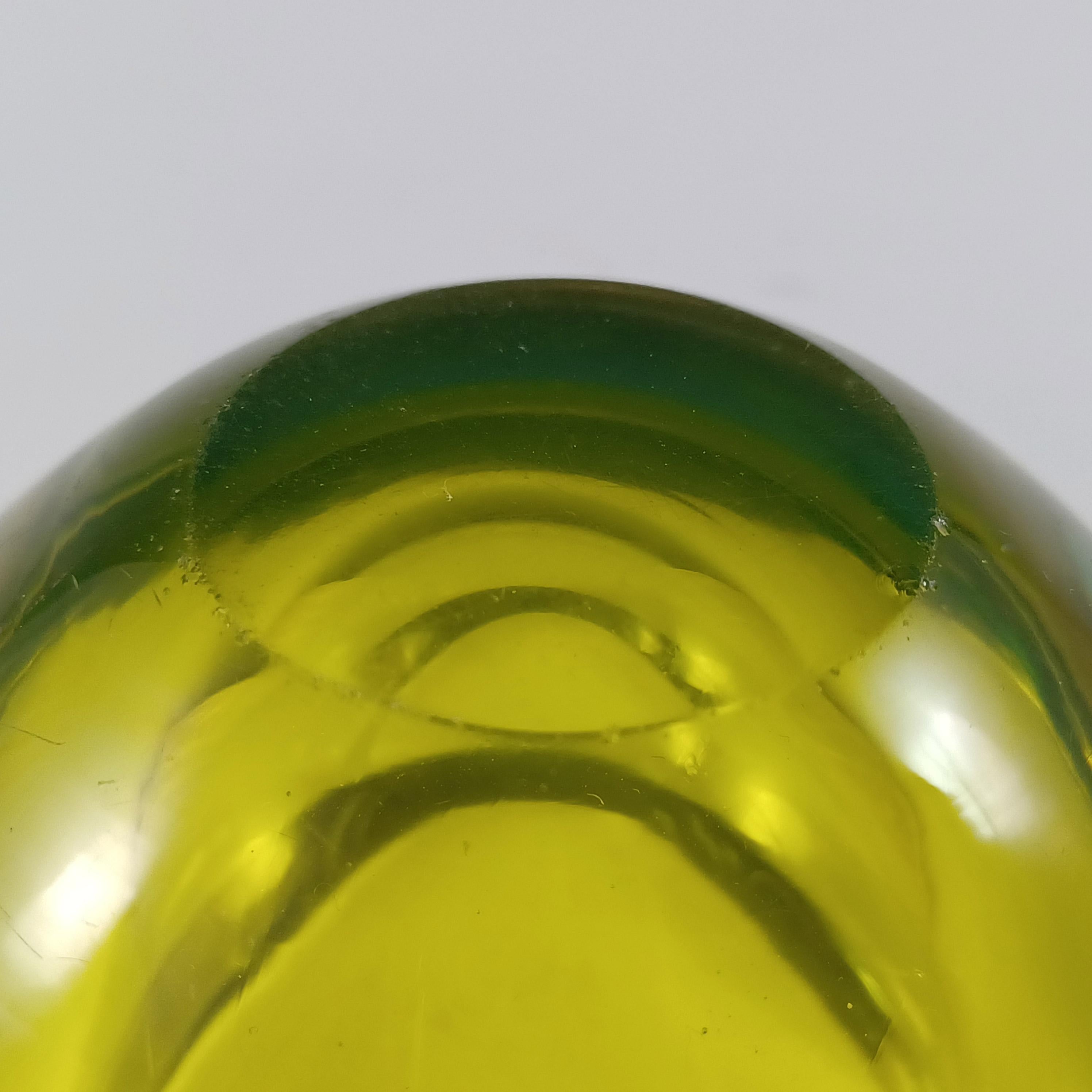 Verre Bol triangulaire Sommerso en verre de Murano jaune et bleu en vente