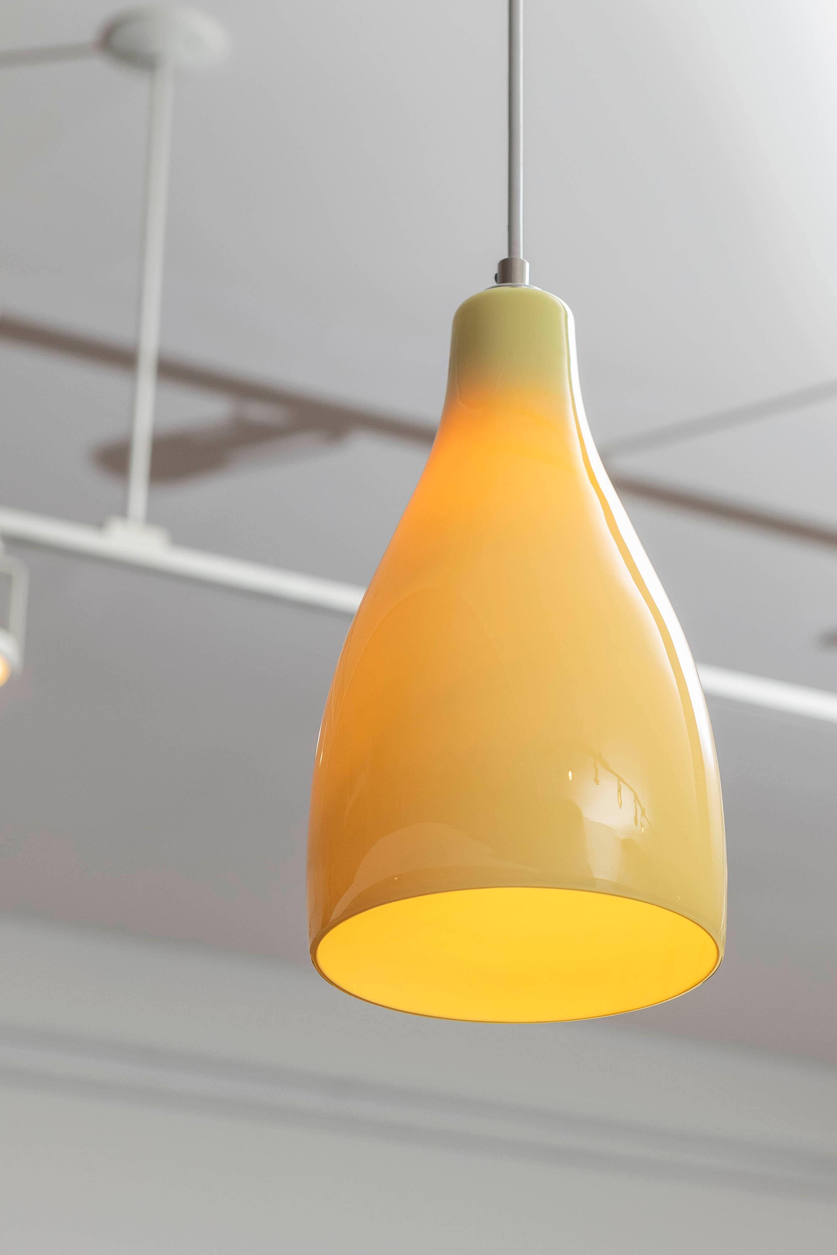 Lampe pendante en verre ciselé jaune de Murano en vente 3