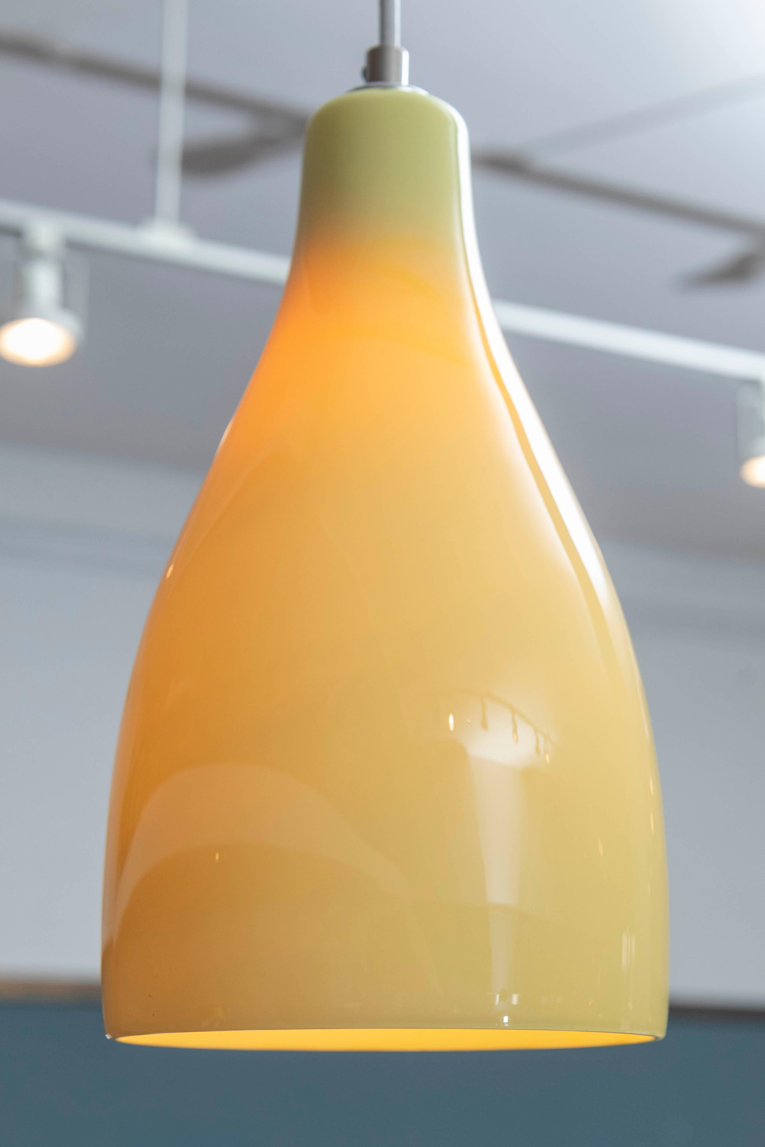 Lampe pendante en verre ciselé jaune de Murano en vente 2