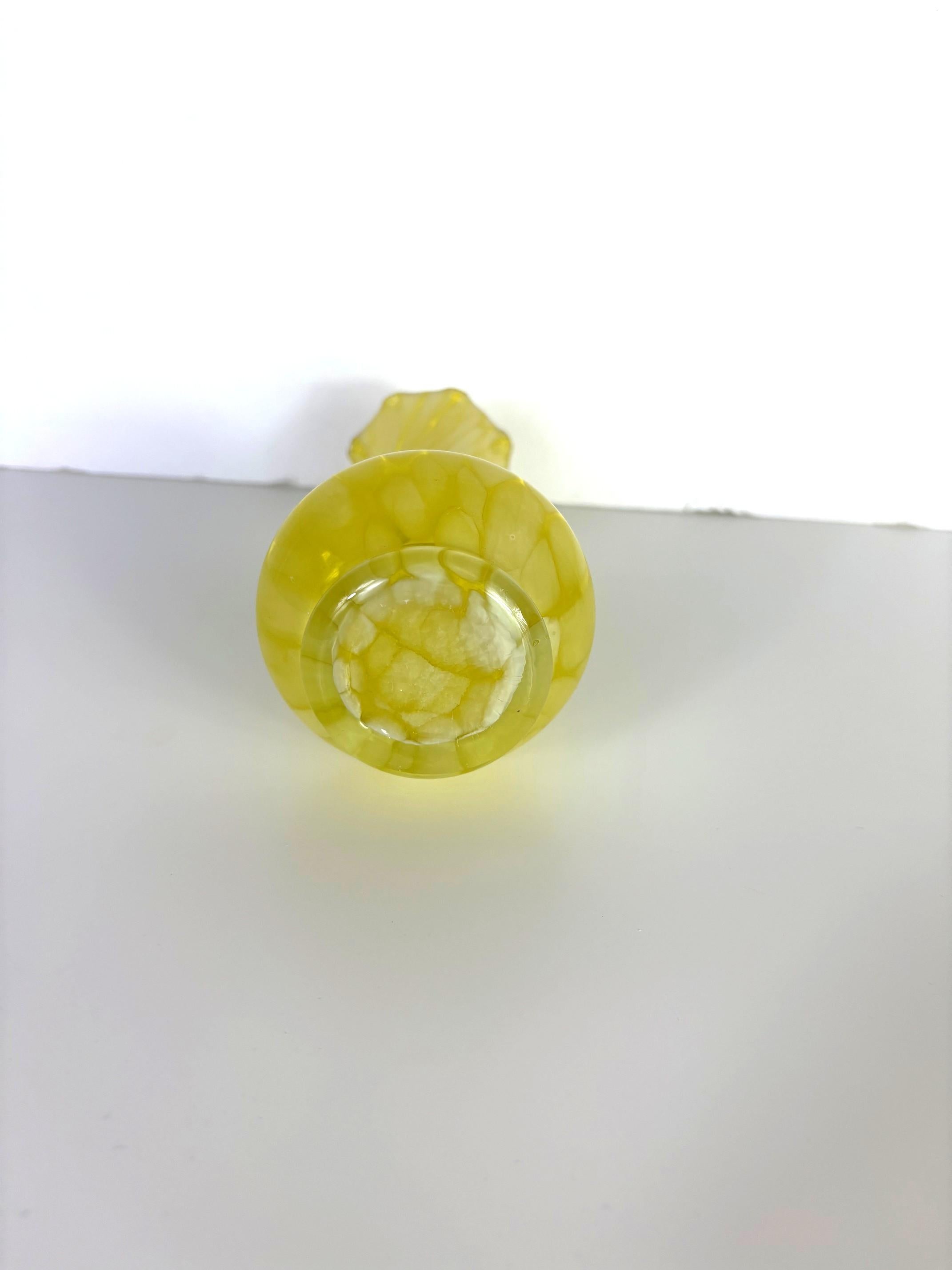Italiano Vaso giallo di Murano in vendita