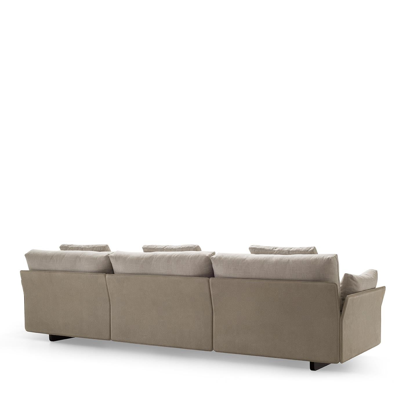 Murphy 3-Seater Beige Sofa In New Condition For Sale In Milan, IT