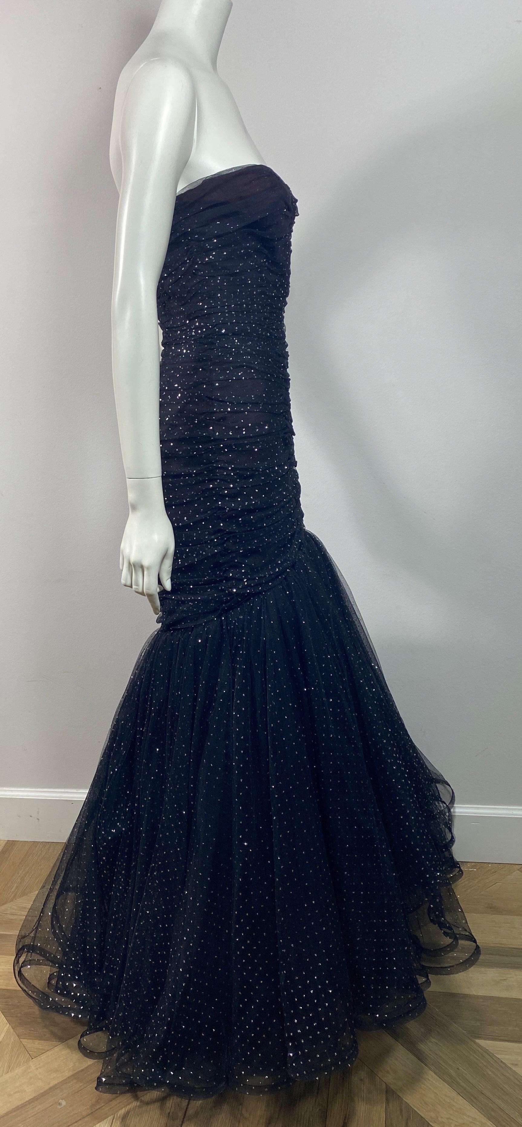 Murray Arbeid 1990 Black and Silver Tulle Gown with Shawl - Size 8 For Sale 6