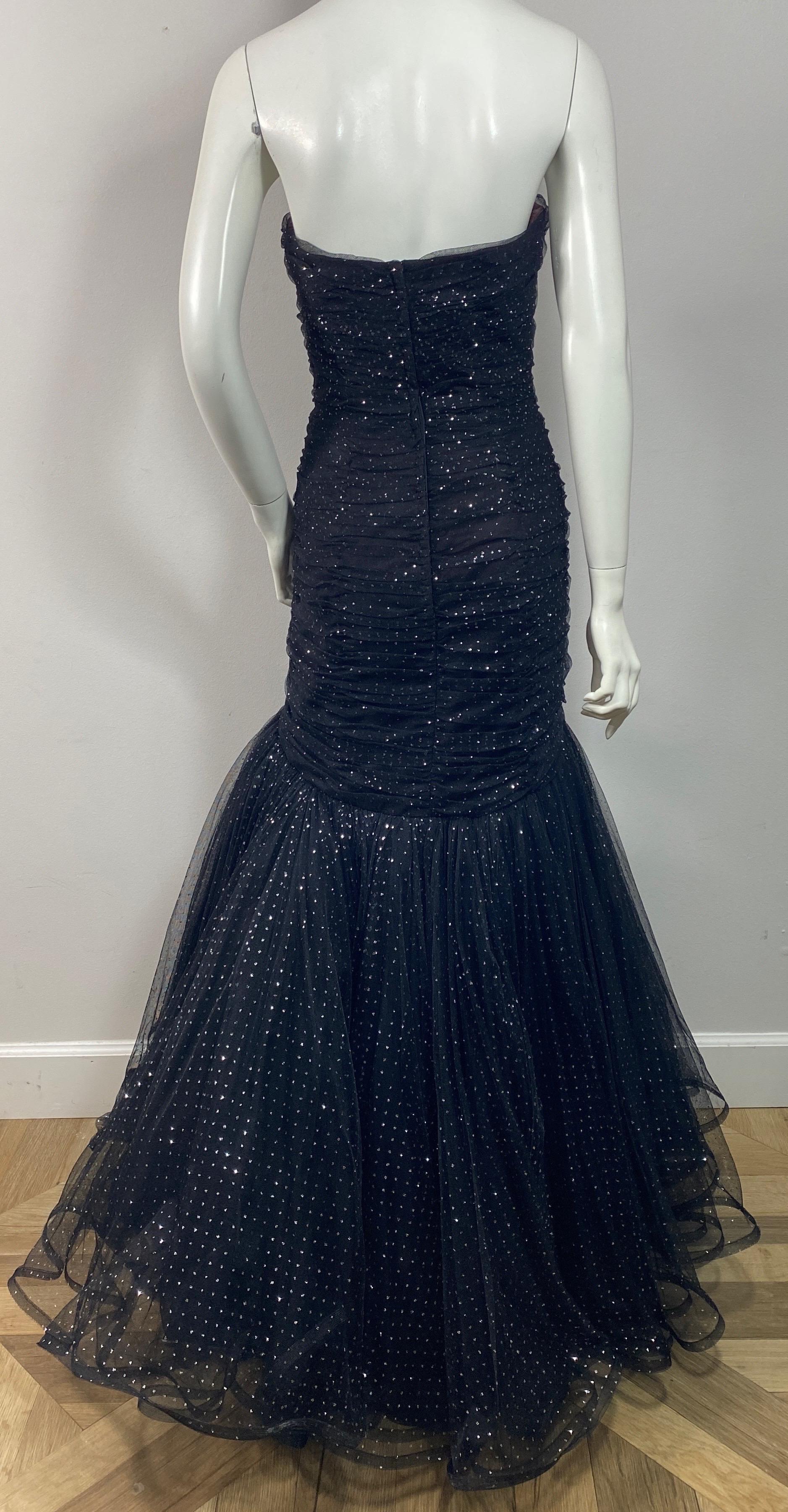 Murray Arbeid 1990 Black and Silver Tulle Gown with Shawl - Size 8 For Sale 7