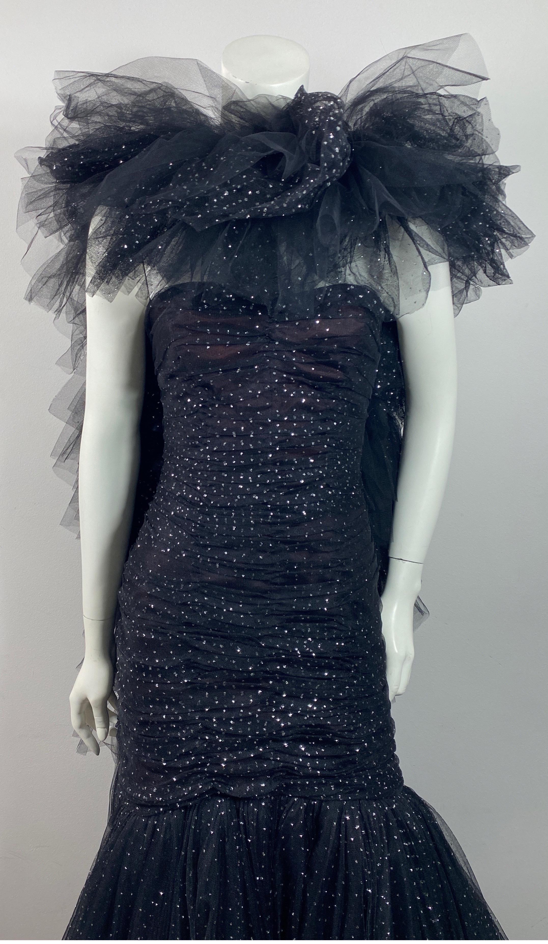 Murray Arbeid 1990 Black and Silver Tulle Gown with Shawl - Size 8 For Sale 1