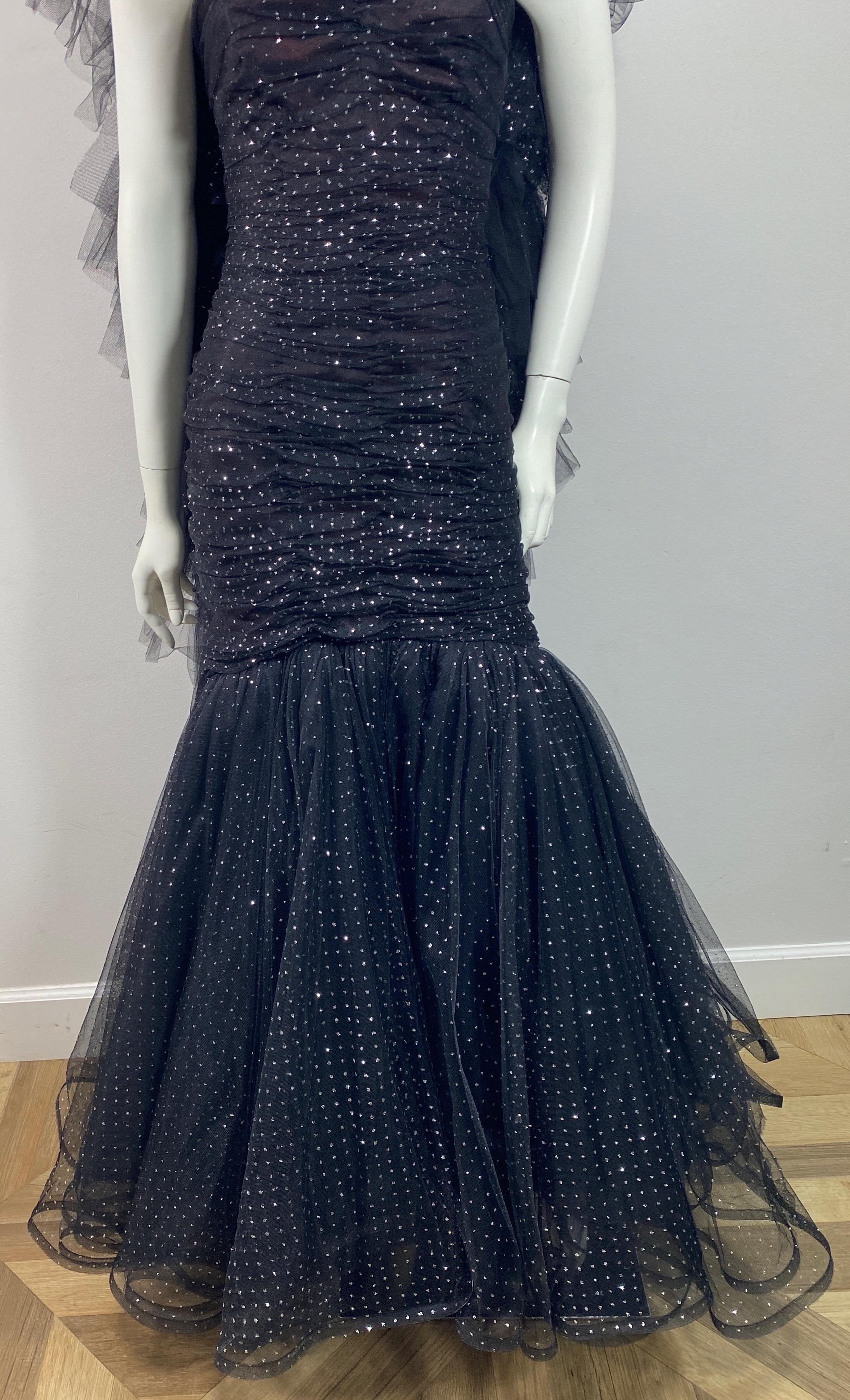 Murray Arbeid 1990 Black and Silver Tulle Gown with Shawl - Size 8 For Sale 2