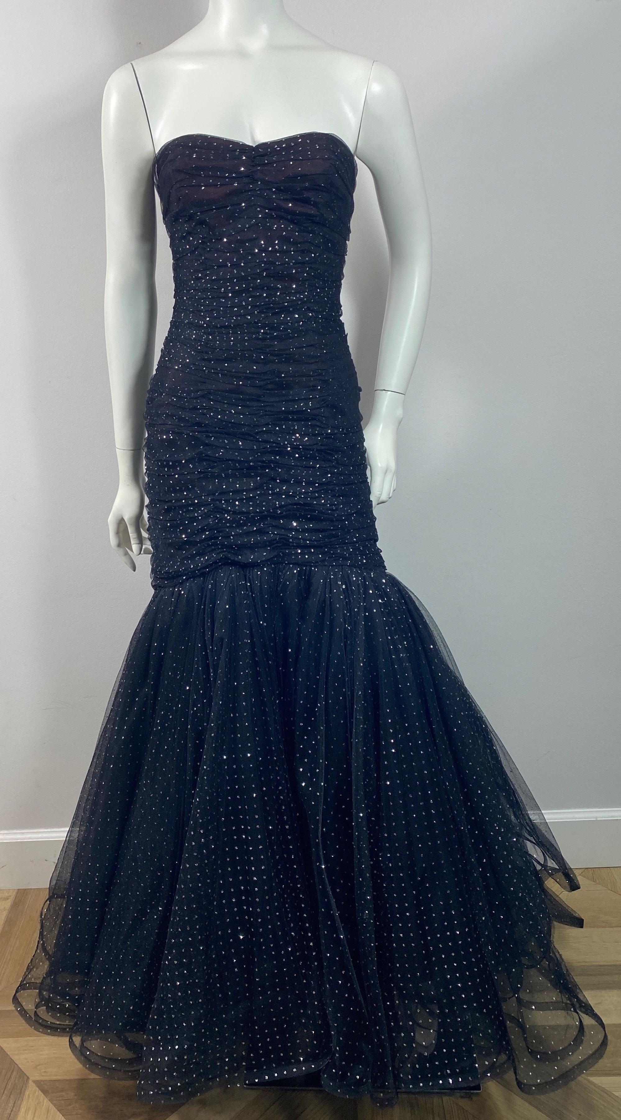 Murray Arbeid 1990 Black and Silver Tulle Gown with Shawl - Size 8 For Sale 3