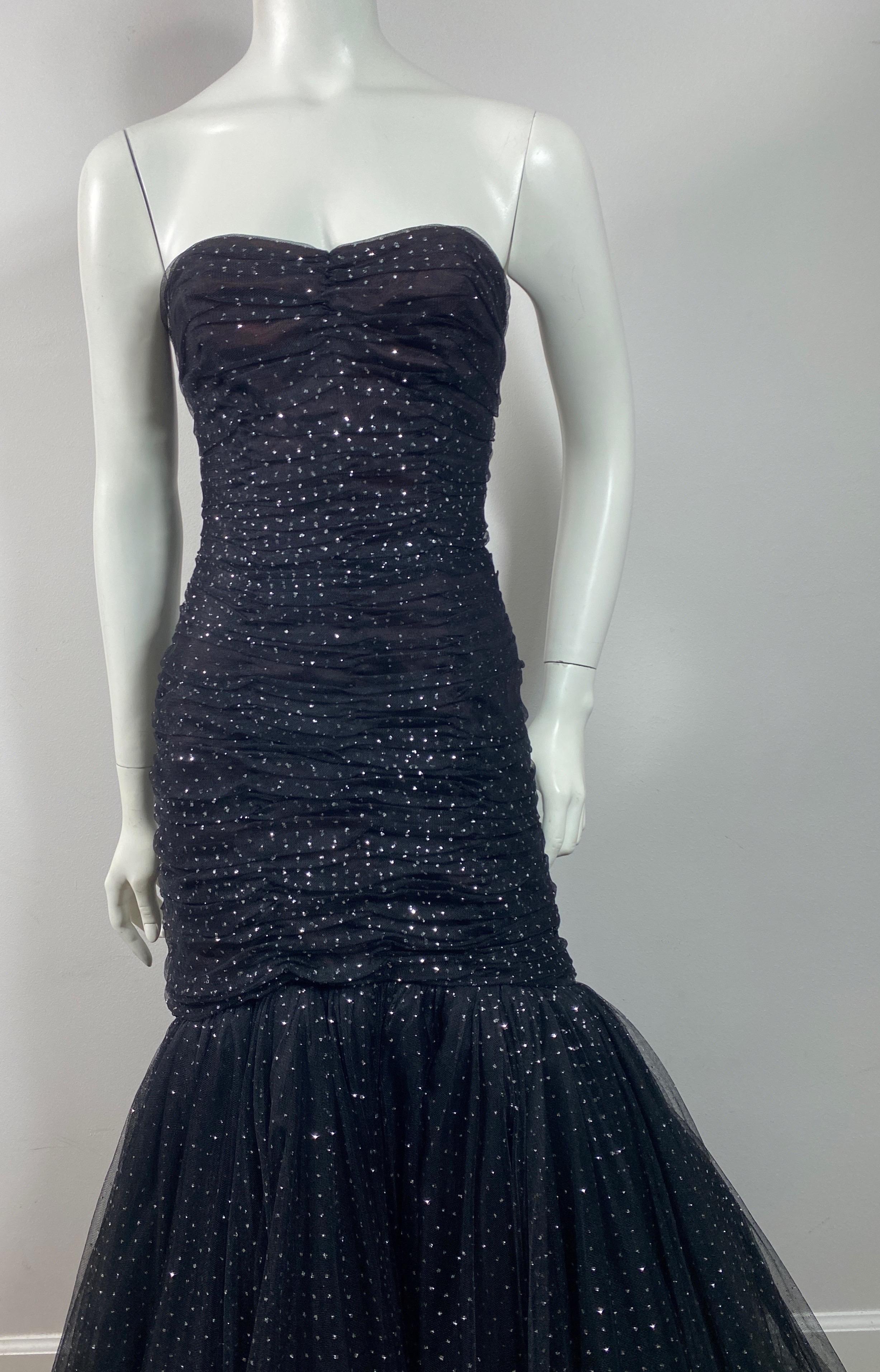 Murray Arbeid 1990 Black and Silver Tulle Gown with Shawl - Size 8 For Sale 4