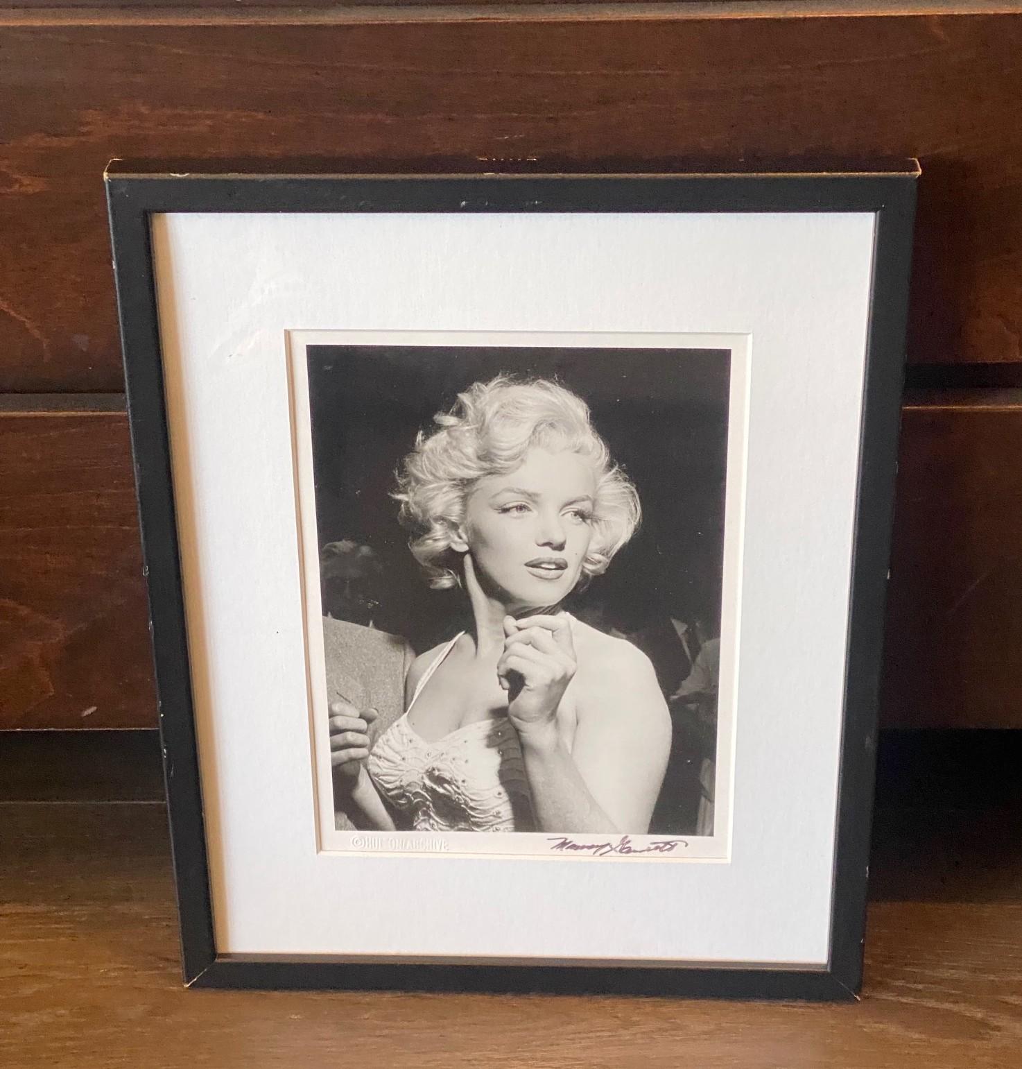 Eine schöne und ziemlich atemberaubende Schwarz-Weiß-Silber-Gelatine-Faser fotografischen Druck von renommierten amerikanischen Fotografen Murray Garrett, der für seine offenen Porträts / Aufnahmen von Hollywoods Elite A-Liste Stars bekannt war. 