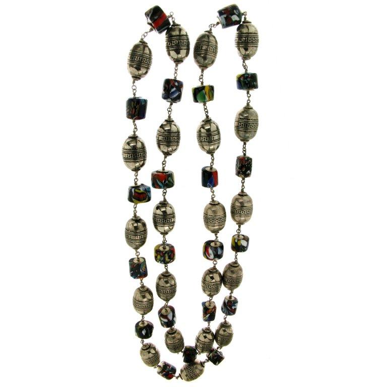 Rétro Collana con perline in argento Murrhine in vendita