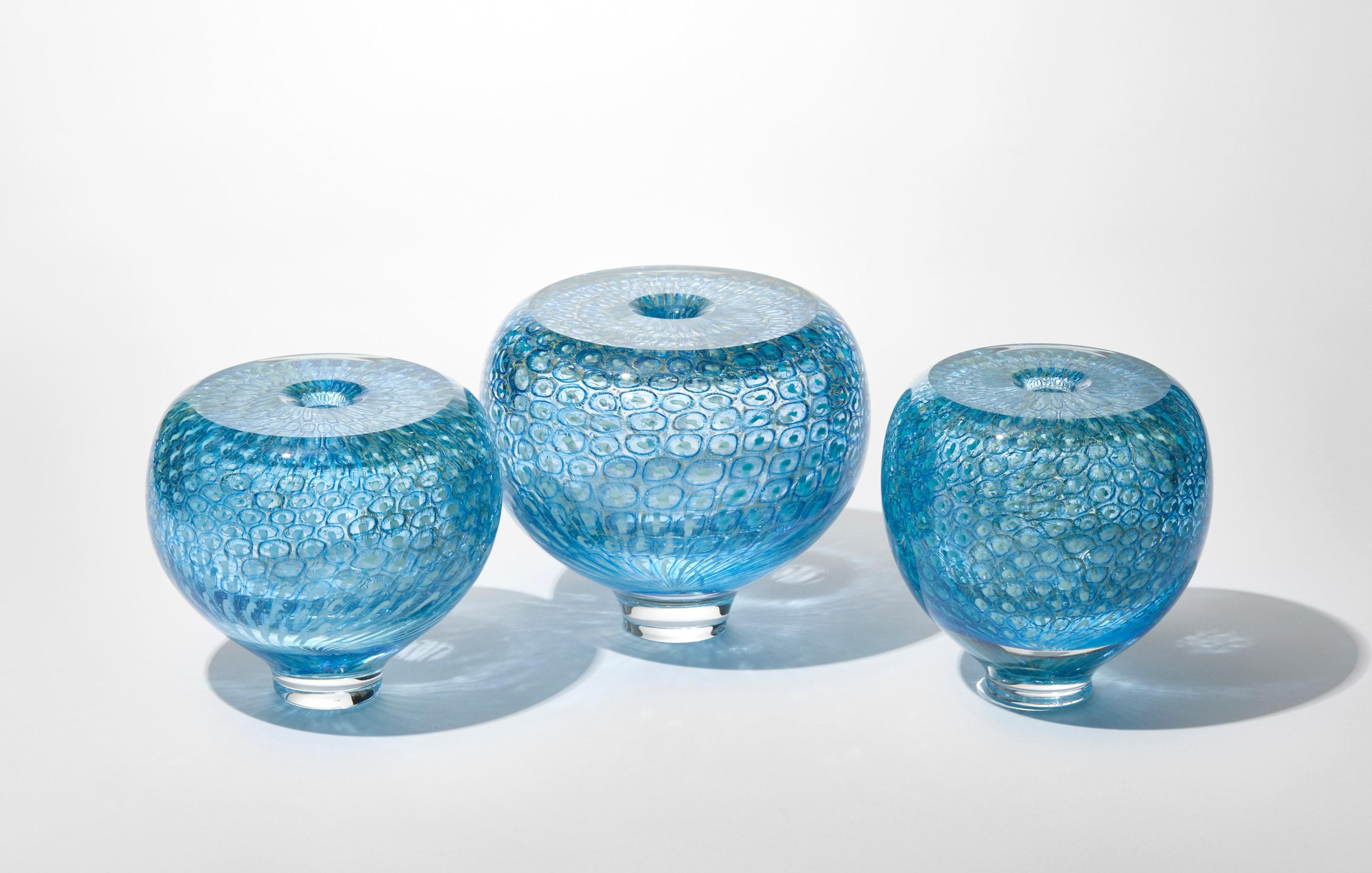 Organico moderno Murrine Quadrants in Turquoise & Pale Turquoise IV, una scultura di Peter Bowles in vendita