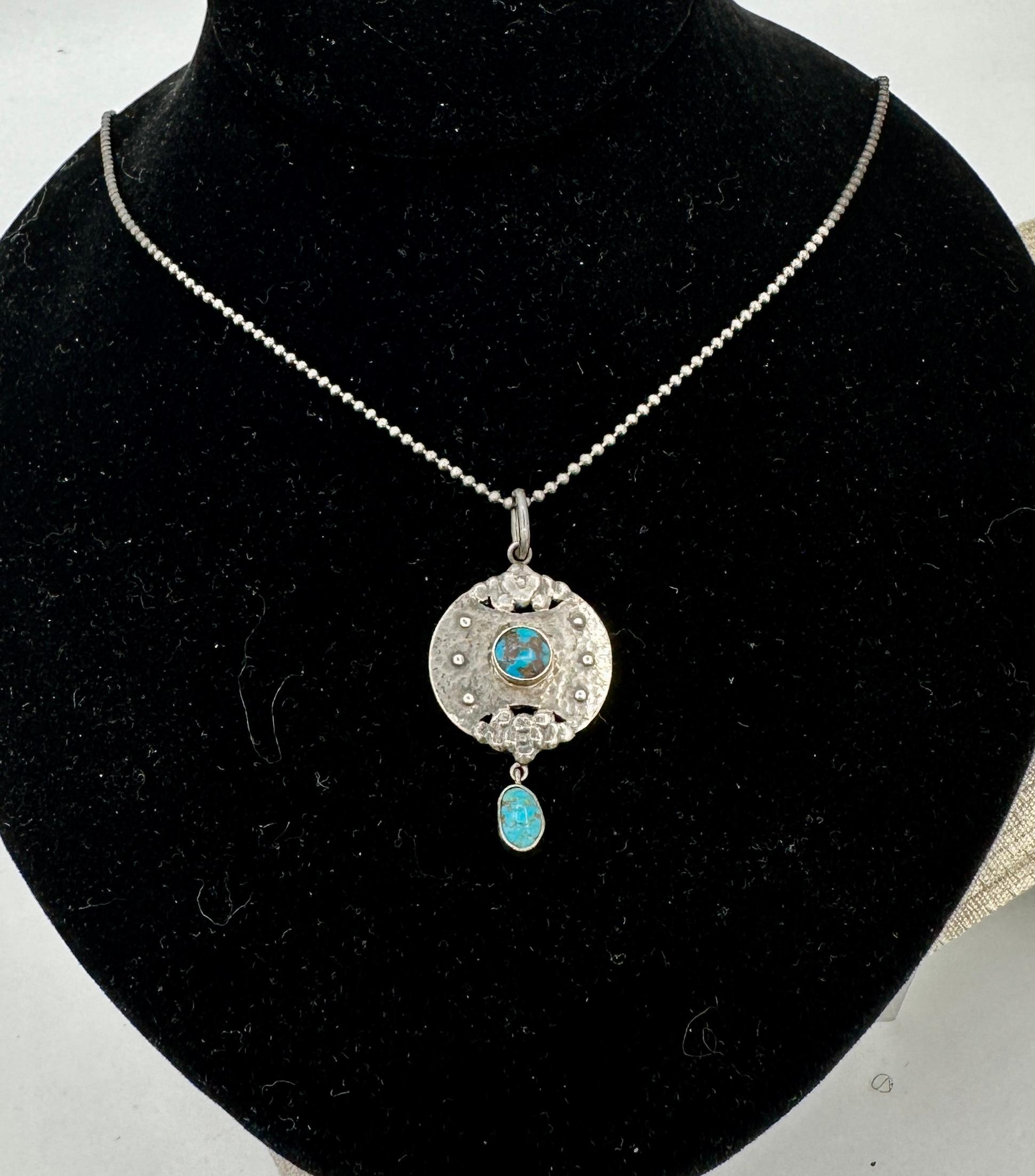 Murrle, Bennett & Co. Collana con ciondolo di turchese in argento di Arts And Crafts 1900 in vendita 3