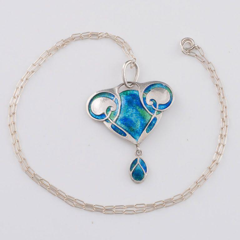 Collar colgante Murrle Bennett de plata y esmalte c1910 en Bueno estado para la venta en Tunbridge Wells, GB