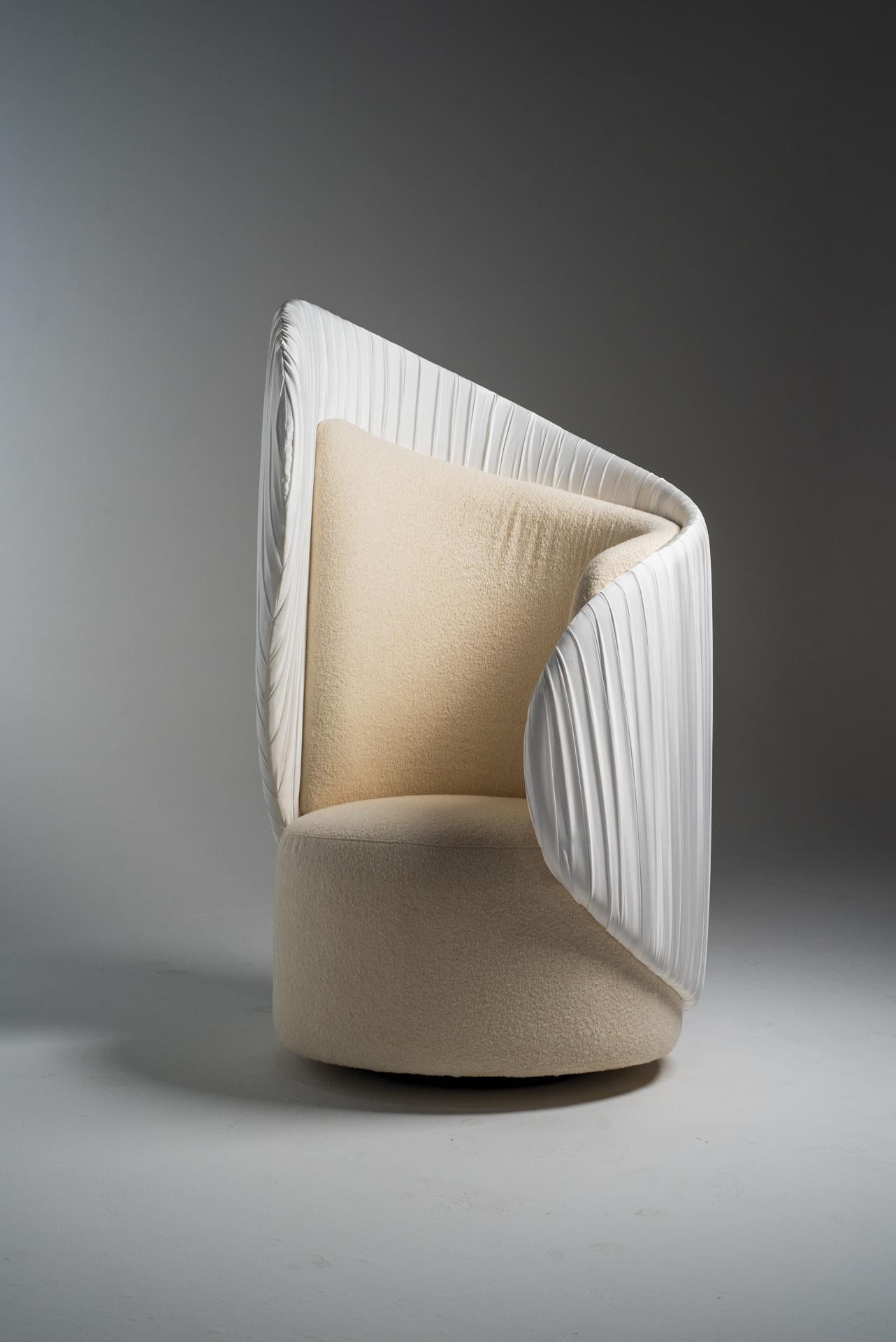 Poltrona Musa, con base in alluminio ruotato, del designer Tiago Curioni, Brasile. in vendita 4