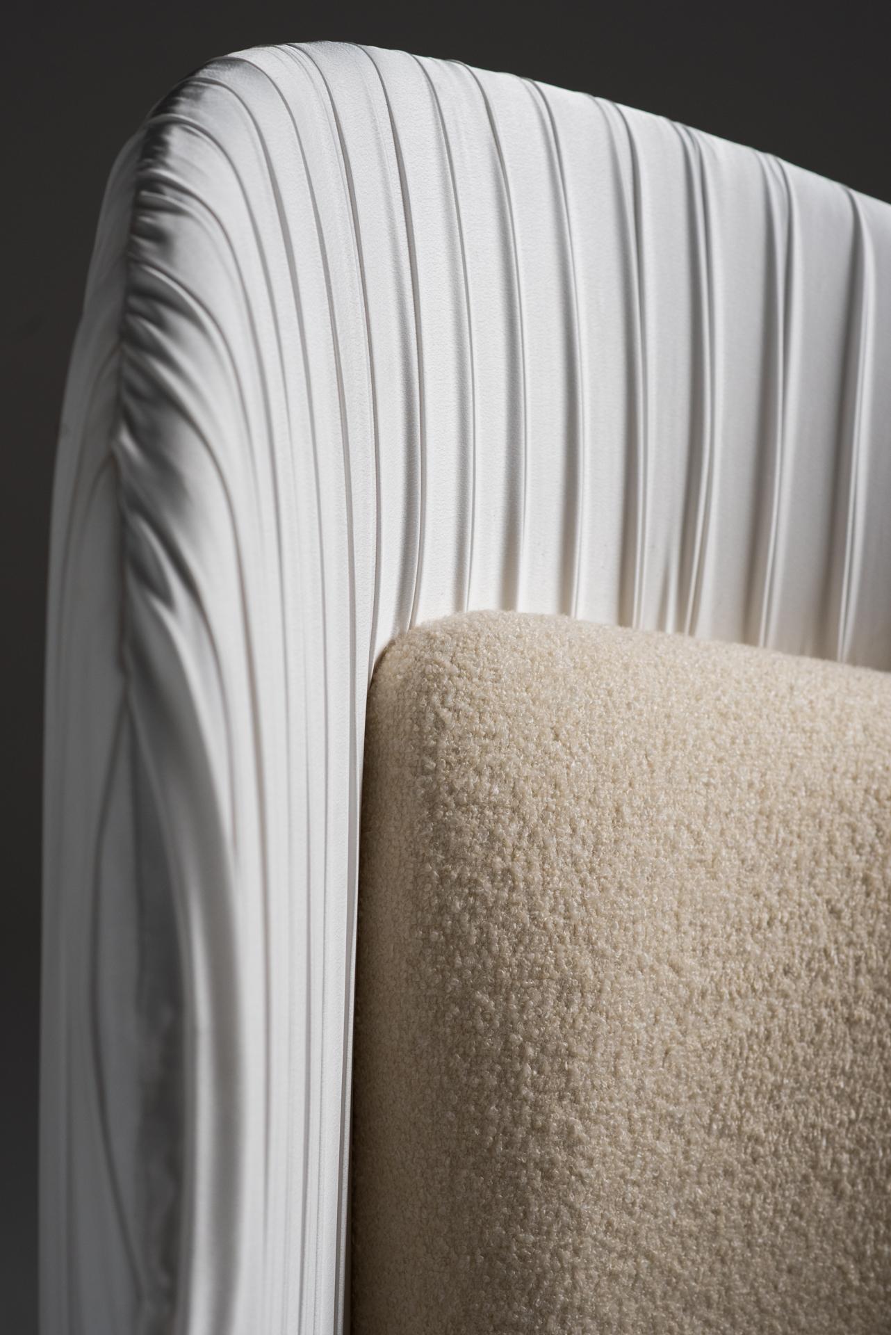 Poltrona Musa, con base in alluminio ruotato, del designer Tiago Curioni, Brasile. in vendita 1