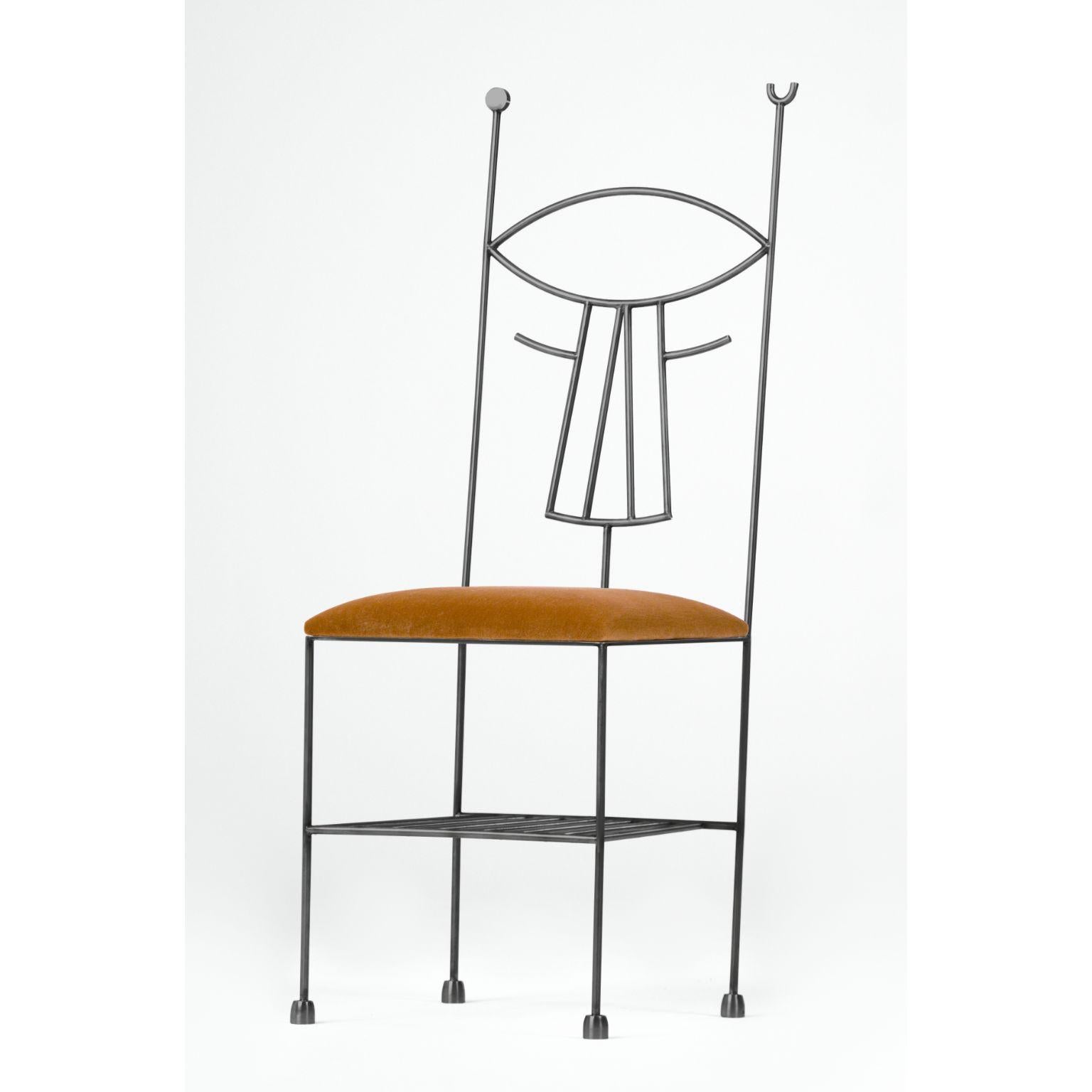 Musa-Stuhl mit Kissen von Qvinto Studio
Einzigartiges Stück. Handgefertigt.
Abmessungen: T 40 x B 40 x H 114 cm.
MATERIAL: rostfreier Stahl und Wolle.

Die Frau mit dem Fächer ist zwar kein surrealistisches Werk, aber repräsentativ für den zu Beginn