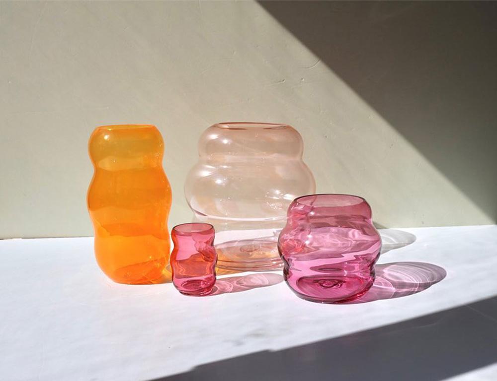 Tchèque MUSE XL Cuivre transparent : vases en verre de Bohème aux courbes uniques en vente