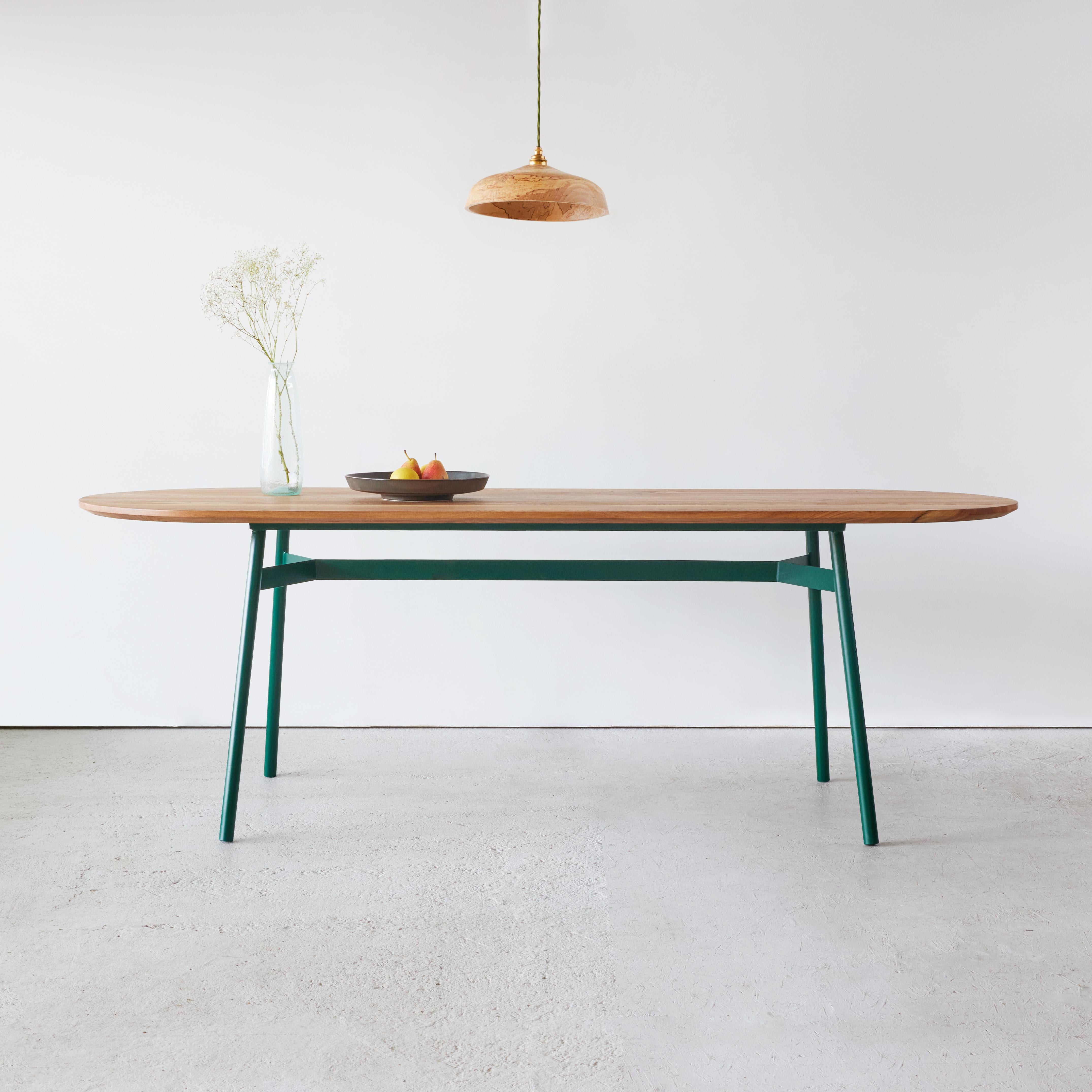 This contemporary dining table unites elegance and comfort. With its striking yet simple form, the Muse fits into a variety of living spaces. 

The table has an elegantly rounded tabletop, so there is always room for one more person. Crafted by