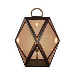 Lampe lanterne Muse en structure de bronze satiné, poignée en soie d'abeille