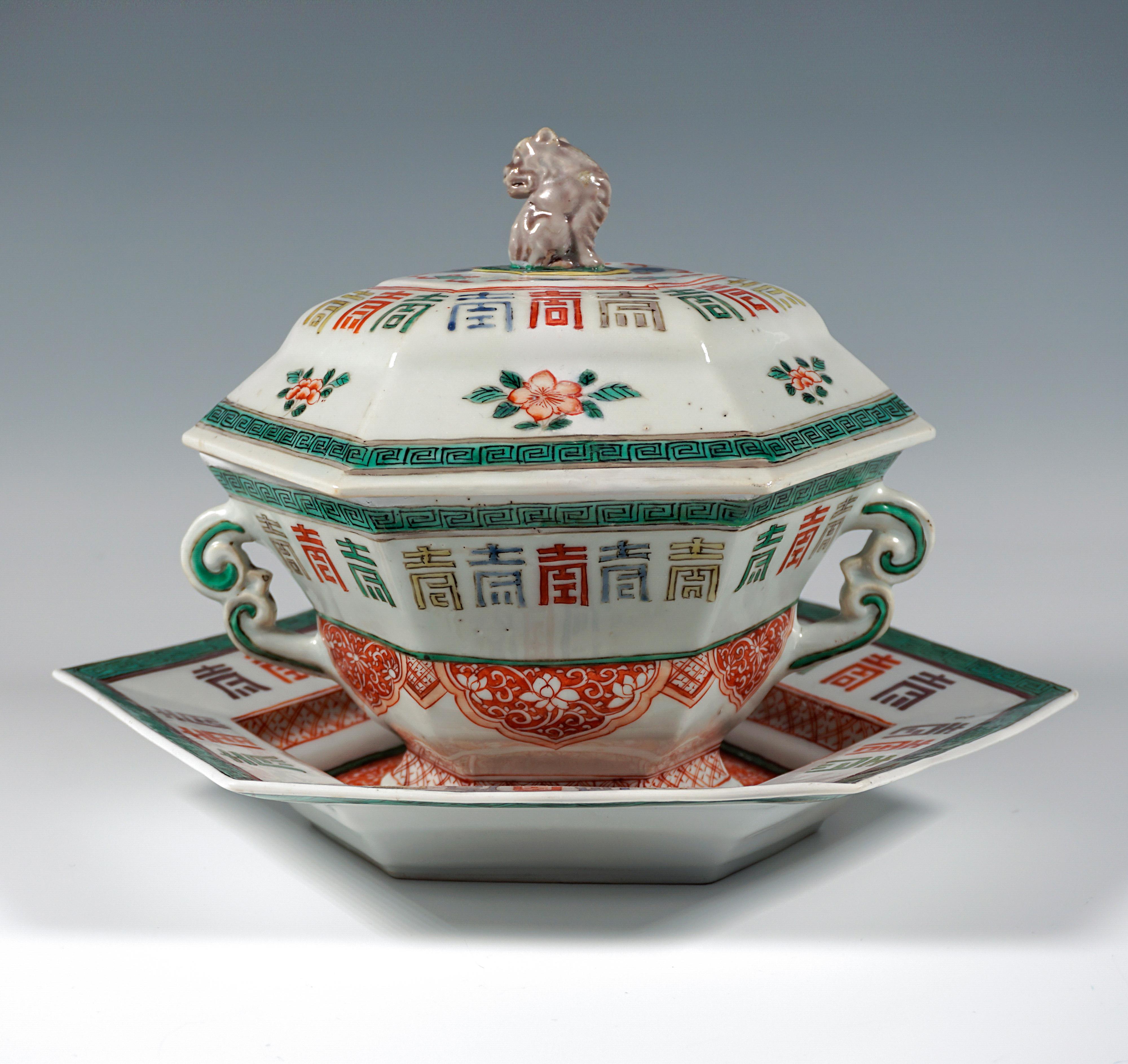 Chinoiserie Museal Early Asian Lidded Tureen With Présentoir, Meissen Germany 1740-1780 For Sale
