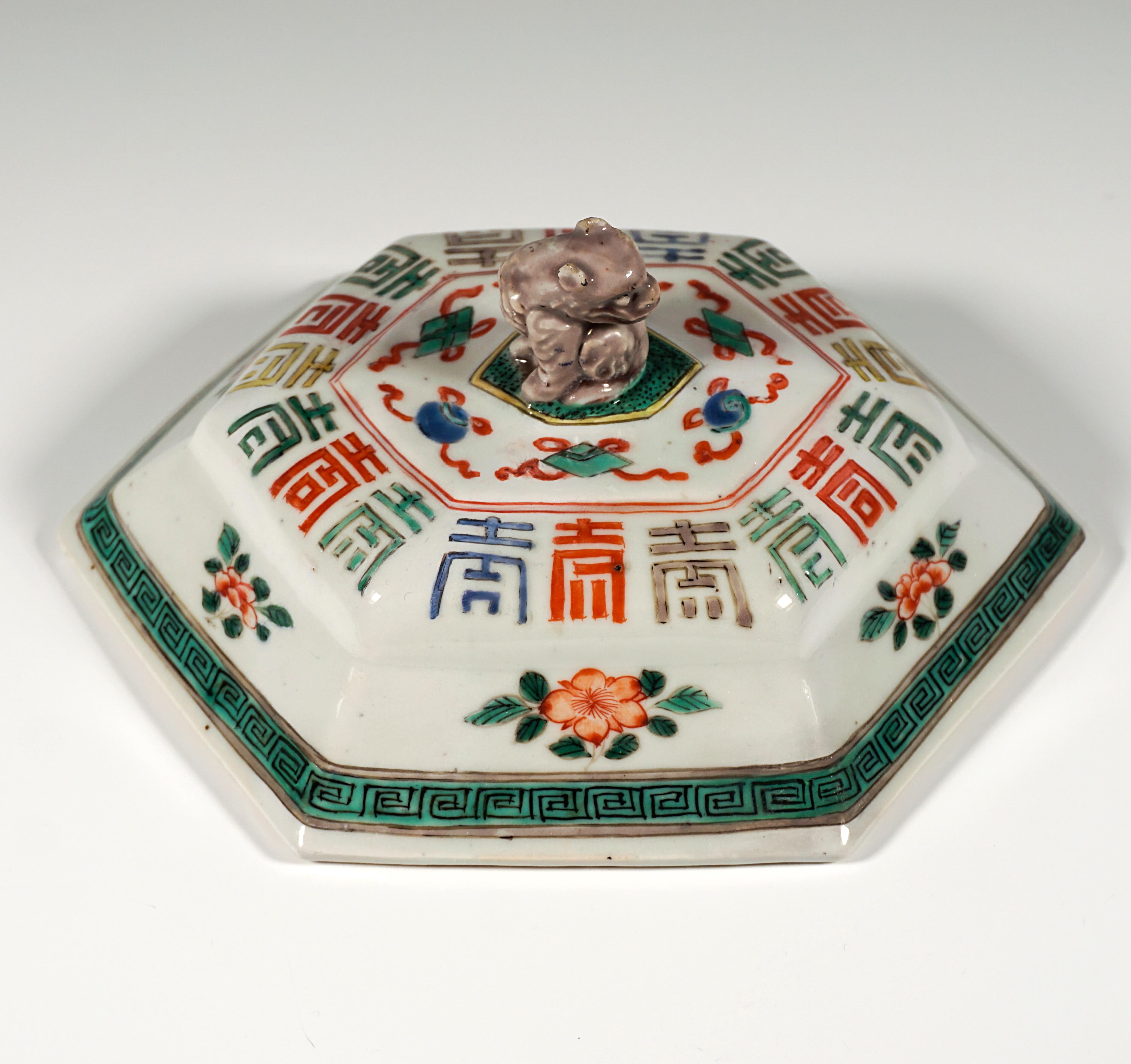 Porcelaine Soupière à couvercle avec présentoir, Meissen Allemagne 1740-1780 en vente