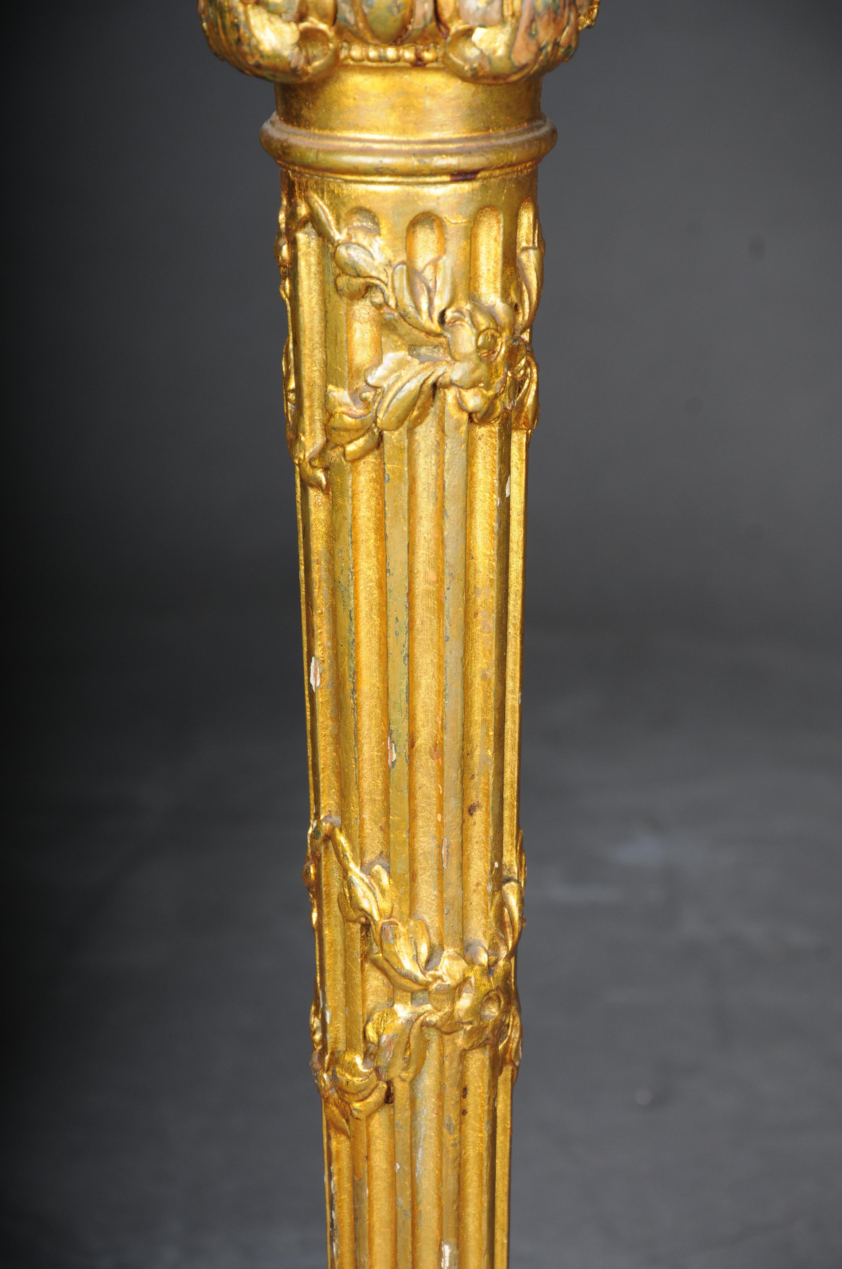 Mesa de centro/consola antigua de museo dorada con mármol hacia 1860, París en venta 3