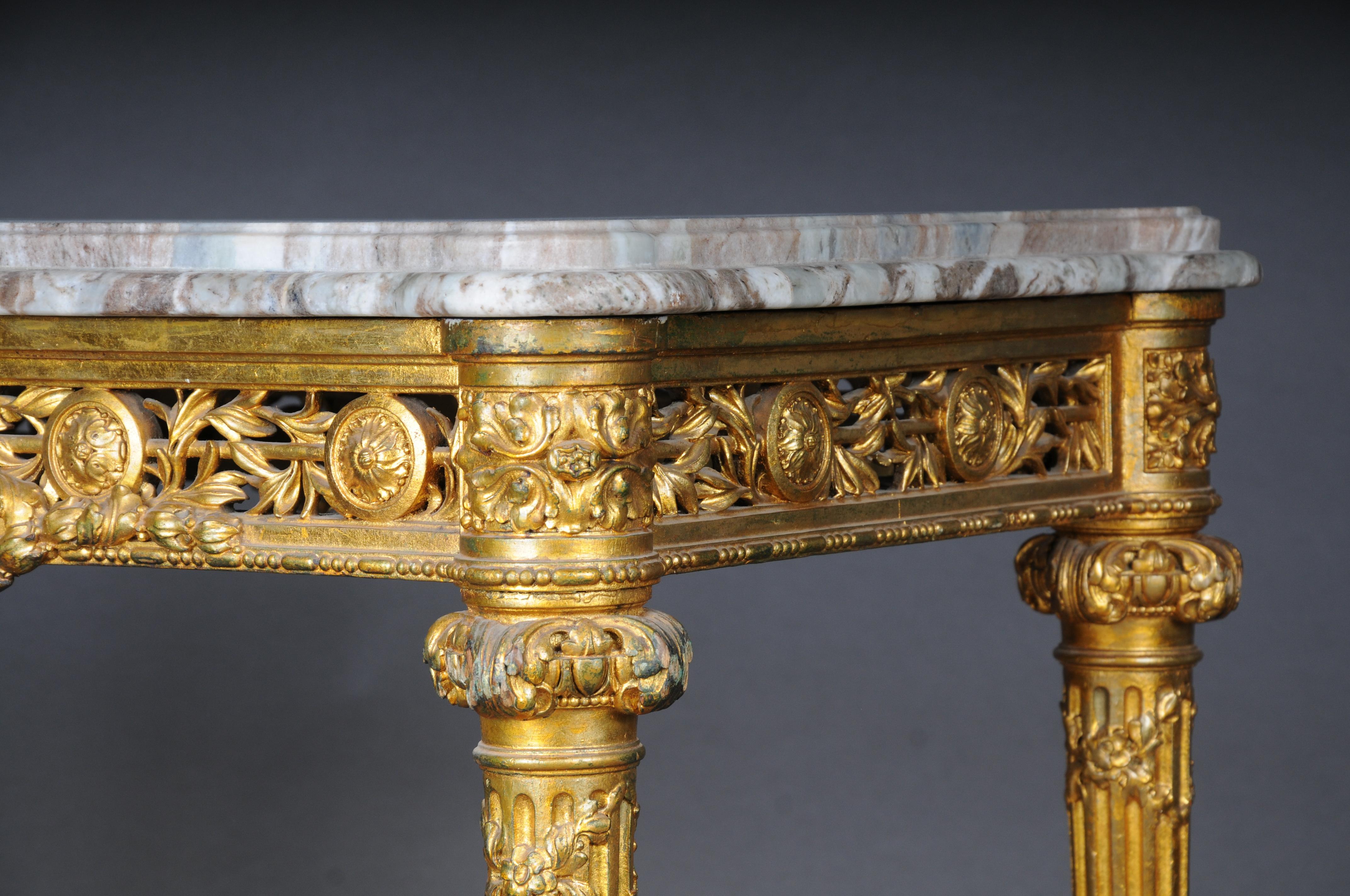Mesa de centro/consola antigua de museo dorada con mármol hacia 1860, París en venta 7